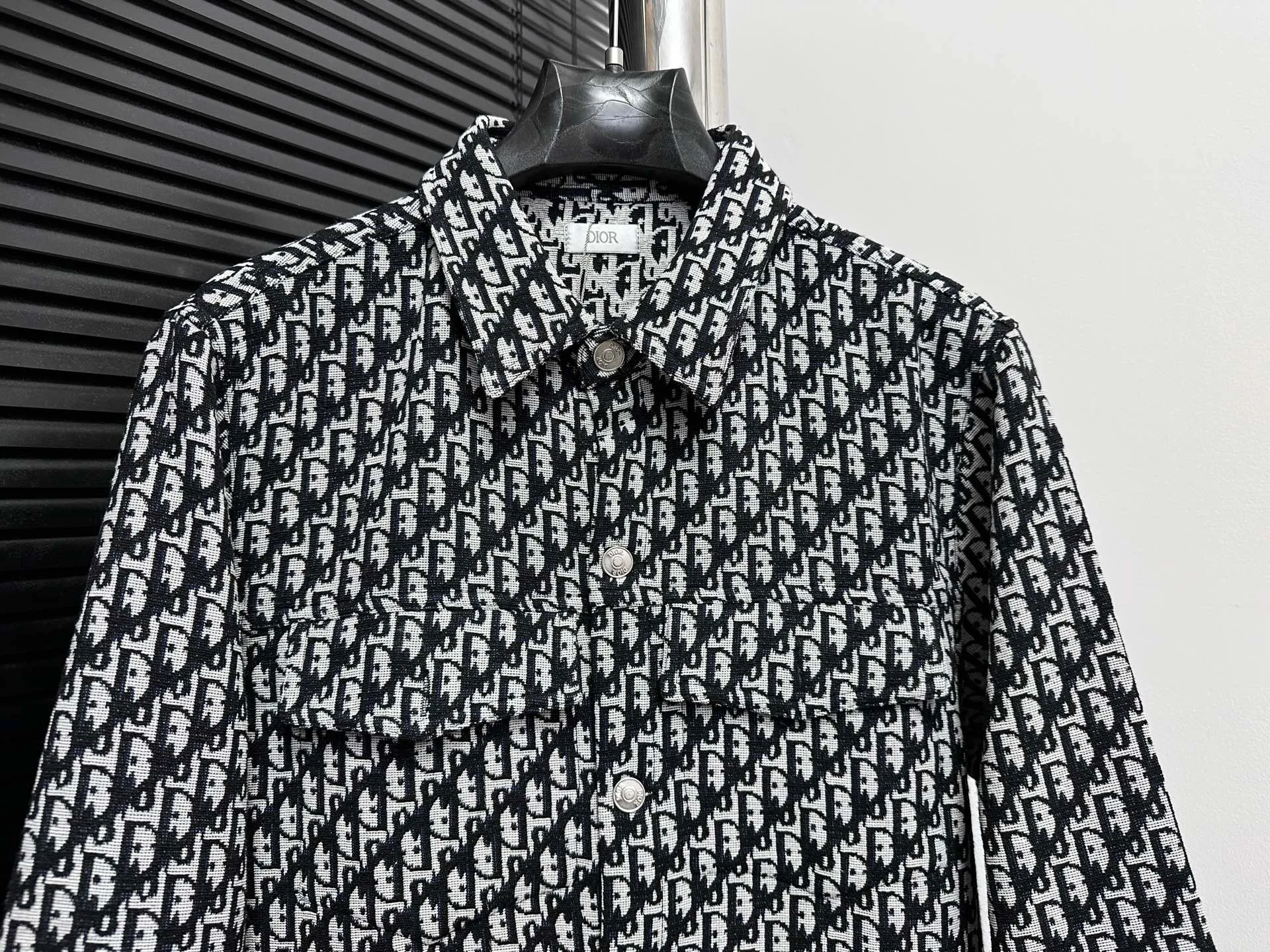 🅿️290 【Dior】Dior’s new classic logo jacquard printed shirts for men and women, casual tops and jackets! The fabric adopts imported printing machine batch printing process technology, perfect control, different from other versions in the market, very high-quality fabric! Size: S M L XL