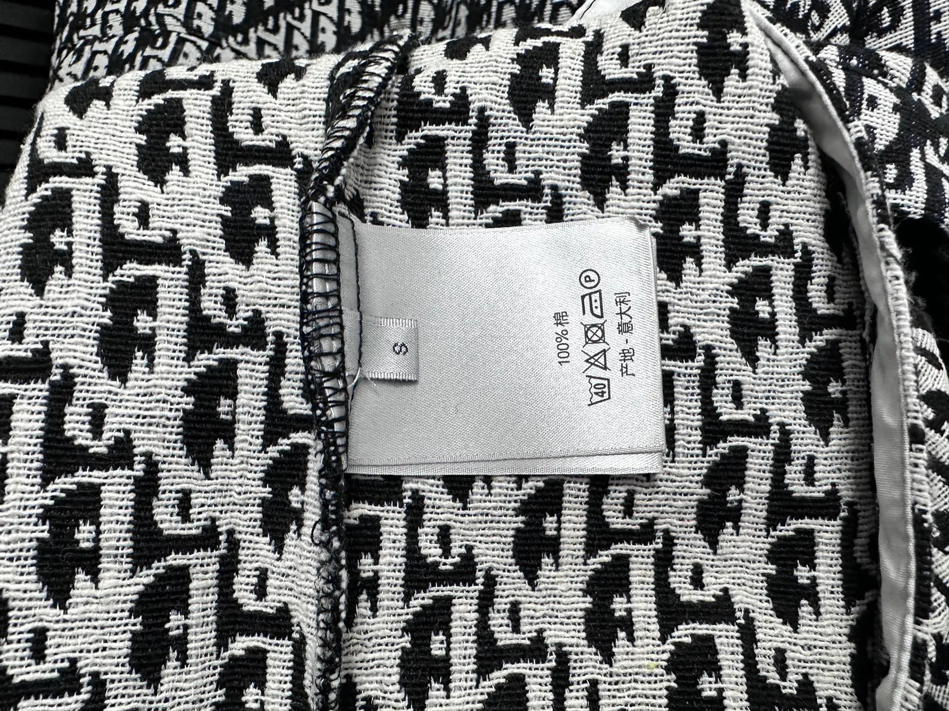 🅿️290 【Dior】Dior’s new classic logo jacquard printed shirts for men and women, casual tops and jackets! The fabric adopts imported printing machine batch printing process technology, perfect control, different from other versions in the market, very high-quality fabric! Size: S M L XL