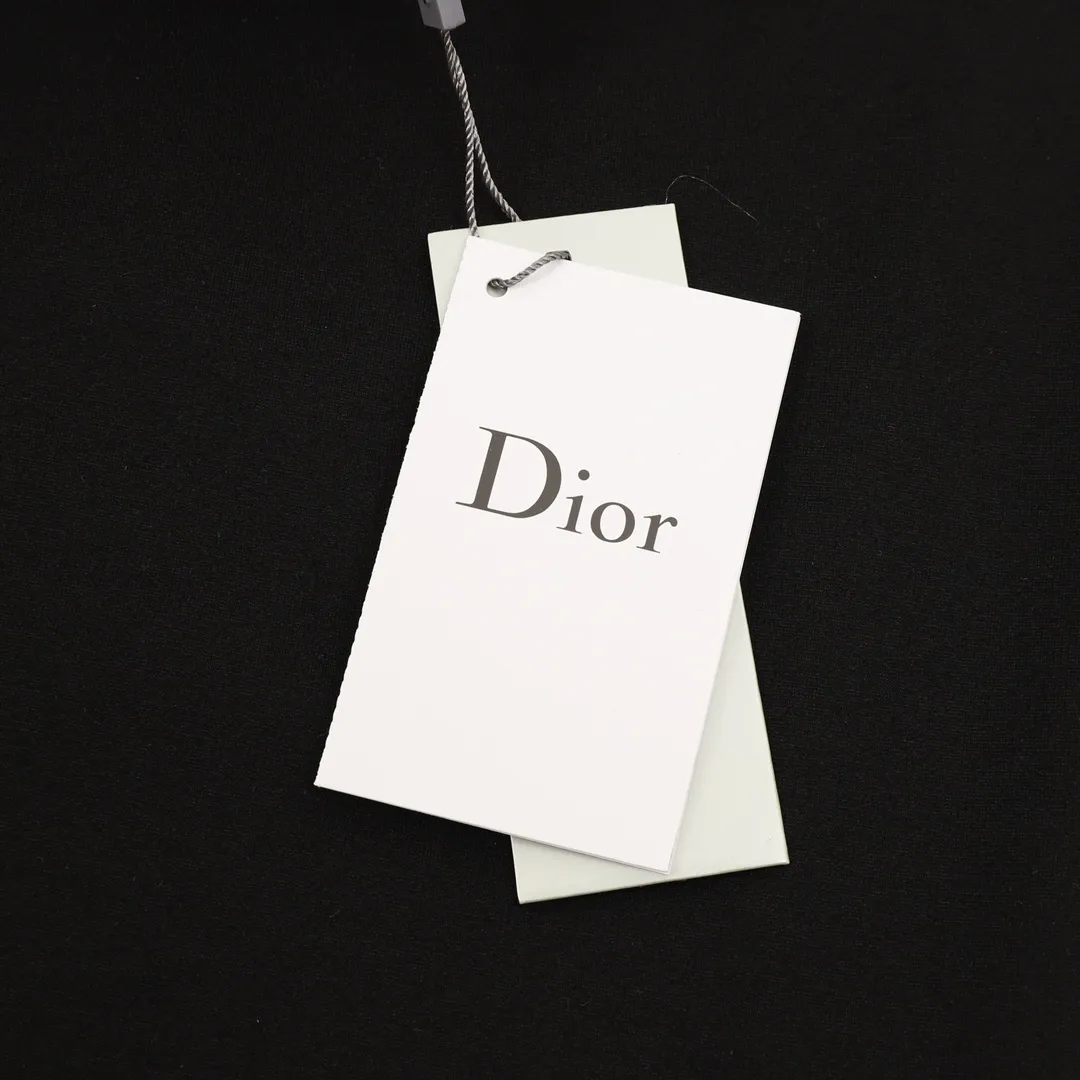 🅿️540 Dior/Dior 25Fw Contrast color stitching presbyopia letter all-print suit trousers. Classic sweatpants with presbyopia pattern design all over the side, CD logo embellishment, drawstring elastic waistband. Made of high-quality cotton fabric, it feels comfortable and textured, and the loose fit is versatile and fashionable. Suitable for daily casual wear, it looks cool with sports shoes or sneakers! Better paired with the same zipper jacket! ! Color: Khaki Size:S-XL