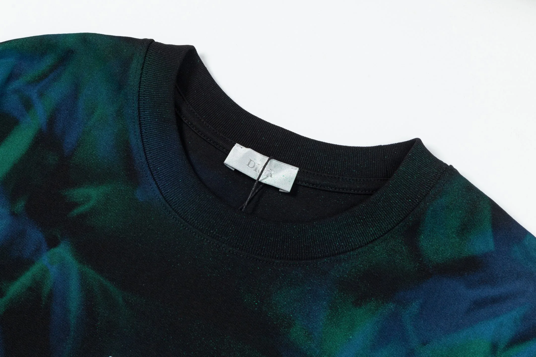 🅿️190 Dior 2025 new model Imported machine embroidered small letters logo Hand-painted salary blessing Same style for men and women Short-sleeved T-shirt · Customized 320g 100% double yarn pure cotton fabric · Custom dyed 32 counts double-strand thread · Collar label, hangtag, main mark and three labels complete Color: Black Size: S M L XL
