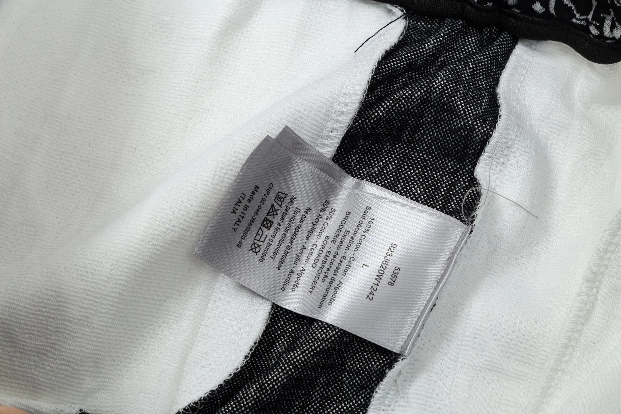 🅿️200 DIOR Dior 2025 new model Light luxury Ribbon splicing Back opening pockets Daily commuting for men and women A must-have for casual shorts · Customized jacquard fabric · Built-in drawstring to adjust the elastic waist design · Inner edge processing, no head pressure · Complete waist tag with three washing marks Color: White Size: S M L XL