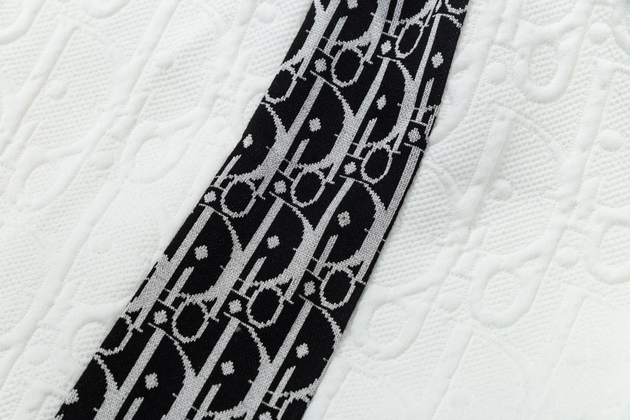 🅿️200 DIOR Dior 2025 new model Light luxury Ribbon splicing Back opening pockets Daily commuting for men and women A must-have for casual shorts · Customized jacquard fabric · Built-in drawstring to adjust the elastic waist design · Inner edge processing, no head pressure · Complete waist tag with three washing marks Color: White Size: S M L XL