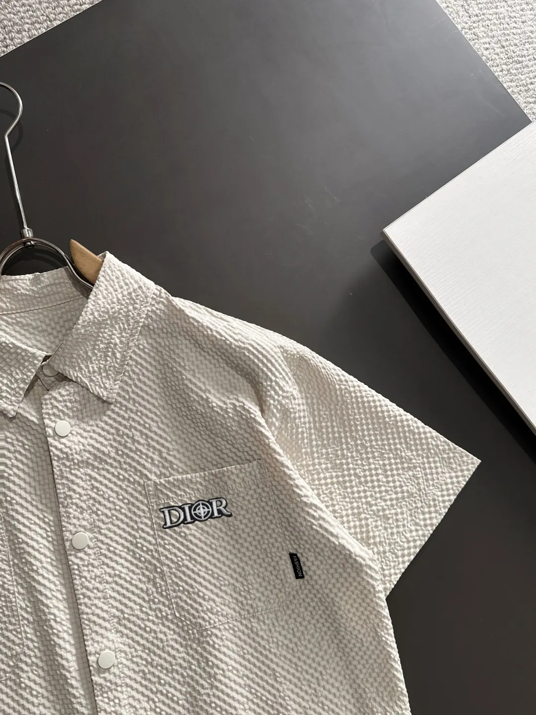 🅿️500 Next day shipping High-quality suit Dior 2025 new summer casual suit, exquisite and high-end details, full of high-end feeling. Customized high-end liquid ammonia cotton fabric, the upper body is crisp and stylish, comfortable and not tight. The clean and neat tailoring is full of urban style, which makes you feel good when you wear it. It is the first choice for high-end fashion people, and the upper body effect is super good-looking! Size: M-5XL.