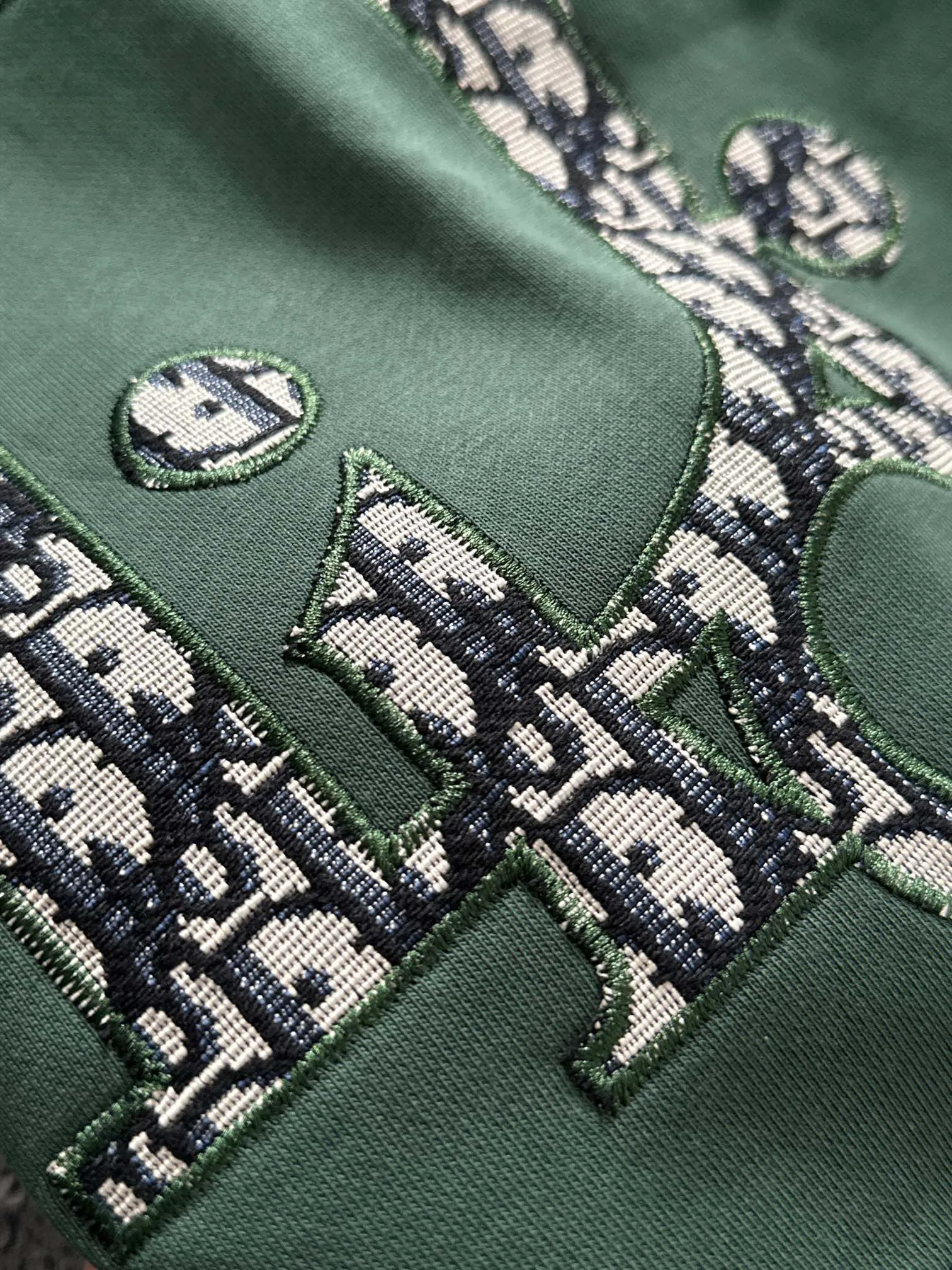 🅿️210 set style! Dior Dior 2025 new model, light luxury, patch embroidery logo, flocked CD striped letters, daily commuting for men and women, must-have casual shorts ·Customized terry fabrics ·Imported machine embroidery technology ·Inner edge processing, no head pressure ·Waist label and hangtag, three wash marks are complete Color: Green Size: XS S M L