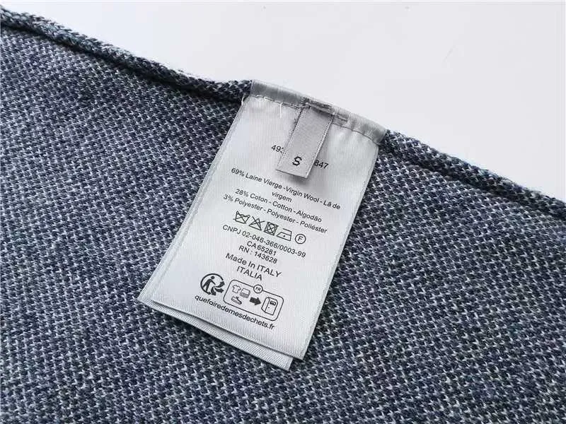🅿️210 High-quality and new DIO Dior blue full-body jacquard woolen short-sleeves. Original purchase and development for 13,500. Oblique old-pattern jacquard woolen fabric. Super-fine 100% combed cotton. The weight, thickness, density, and similarity are highly determined by dyeing. 99%. In order to restore the original effect to the greatest extent, our large body fabrics are knitted using an ultra-fine 18-needle flat machine. It takes 195 minutes to knit a three-color jacquard weave to create one piece of clothing. The entire piece of clothing has almost no knots.  Original version, original customized accessories, collar label, wash mark and tag packaging (perfect details), size xs-l