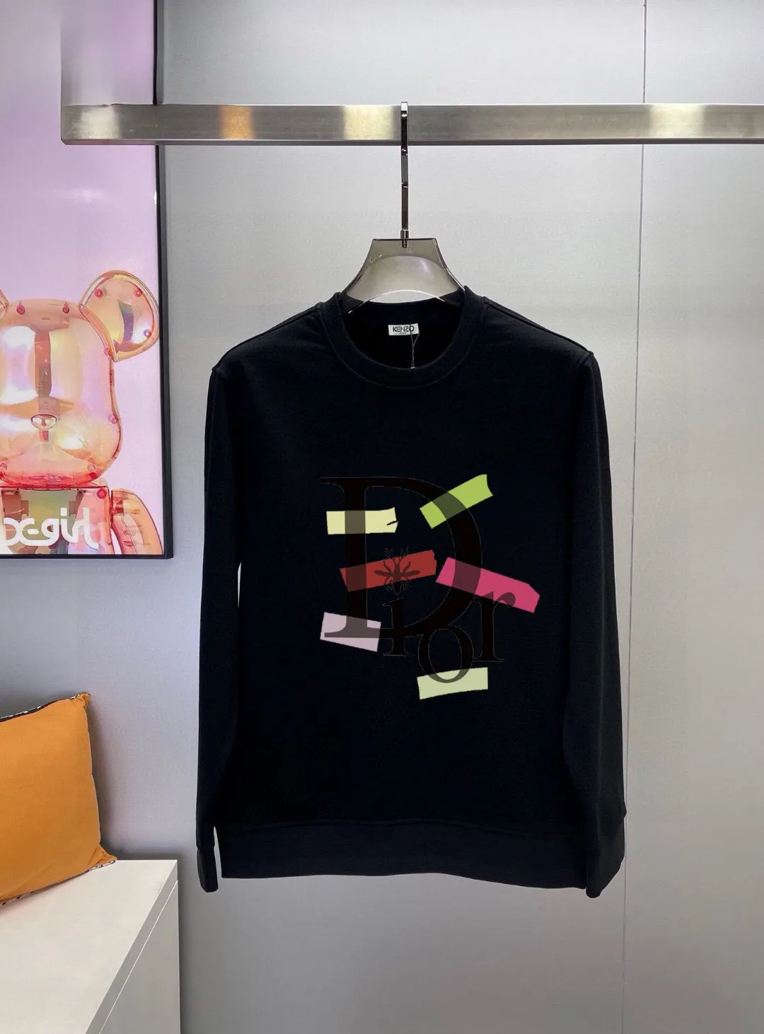 🅿️380 [DIOR Dior] (Fat Man’s Gospel) hot-selling suit is coming. Focus on the original version of the official website. 2025 new hot-selling sweatshirt suit. The original order is the best product. 🇭🇰The meticulous work of top designers is dedicated to a fitting and perfect upper body effect. All-natural high-quality Roman cotton 100%, close-fitting comfort, noble and elegant! Original hardware embodies elegance and nobility! Counter size: M-5XL (maximum wear up to 220 pounds)