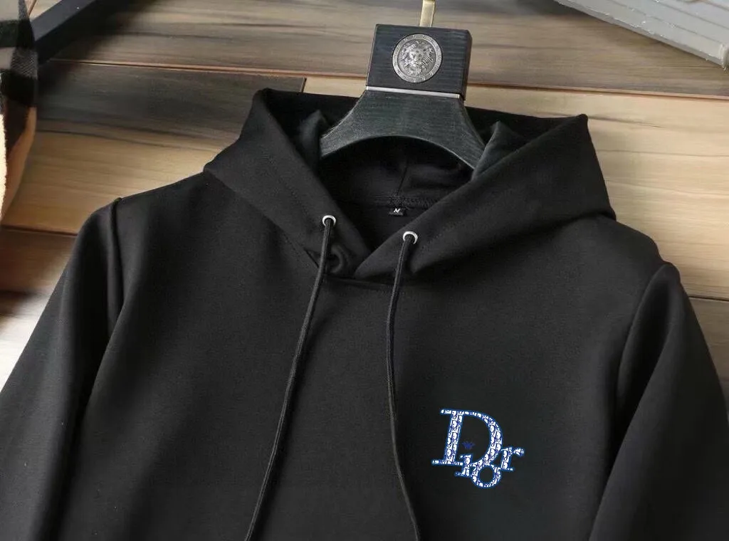 🅿️400 direct batch [DIOR Dior] (Fat Man Gospel) hot-selling suit is coming. Focus on the original version of the official website. 2025 new hot-selling cardigan sweater suit. The original order is the best. 🇭🇰The meticulous work of top designers. Just for a fitting and perfect upper body effect. 100% natural high-quality Roman cotton, close-fitting comfort, noble and elegant! Original hardware embodies elegance and nobility! Counter size: M-5XL (maximum wear up to 220 pounds)