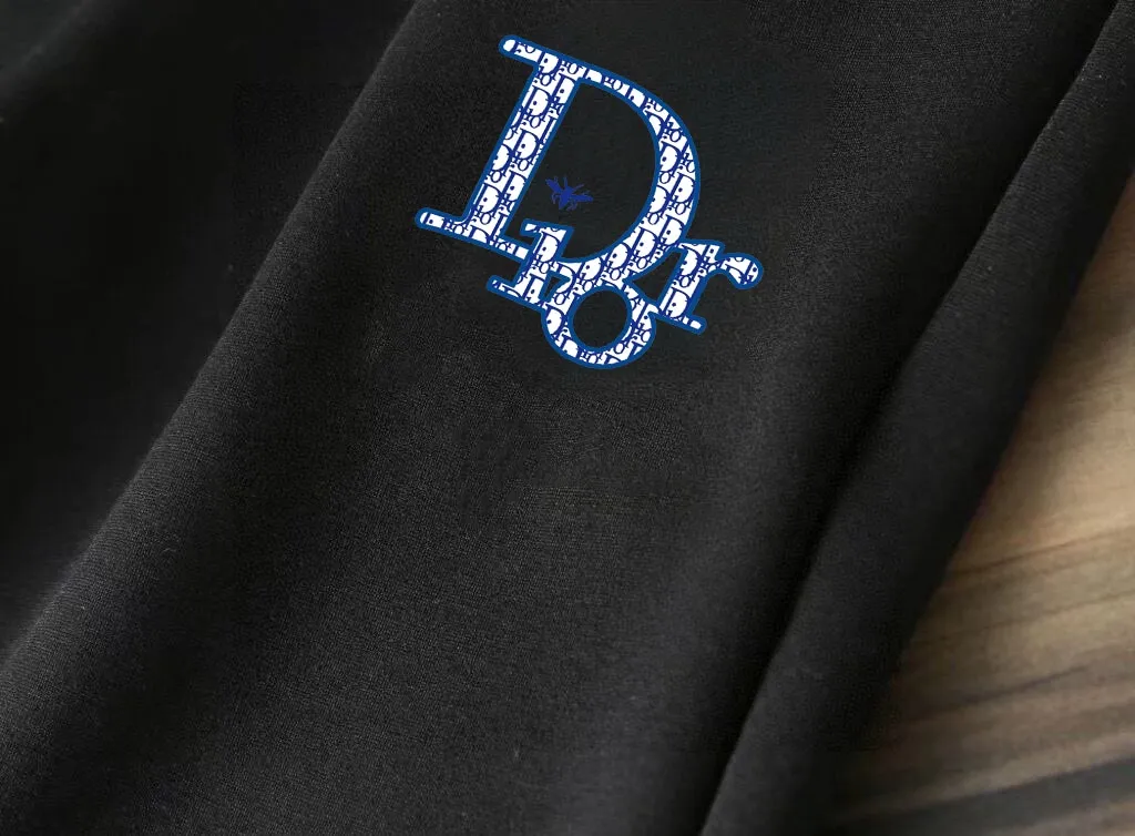 🅿️400 direct batch [DIOR Dior] (Fat Man Gospel) hot-selling suit is coming. Focus on the original version of the official website. 2025 new hot-selling cardigan sweater suit. The original order is the best. 🇭🇰The meticulous work of top designers. Just for a fitting and perfect upper body effect. 100% natural high-quality Roman cotton, close-fitting comfort, noble and elegant! Original hardware embodies elegance and nobility! Counter size: M-5XL (maximum wear up to 220 pounds)