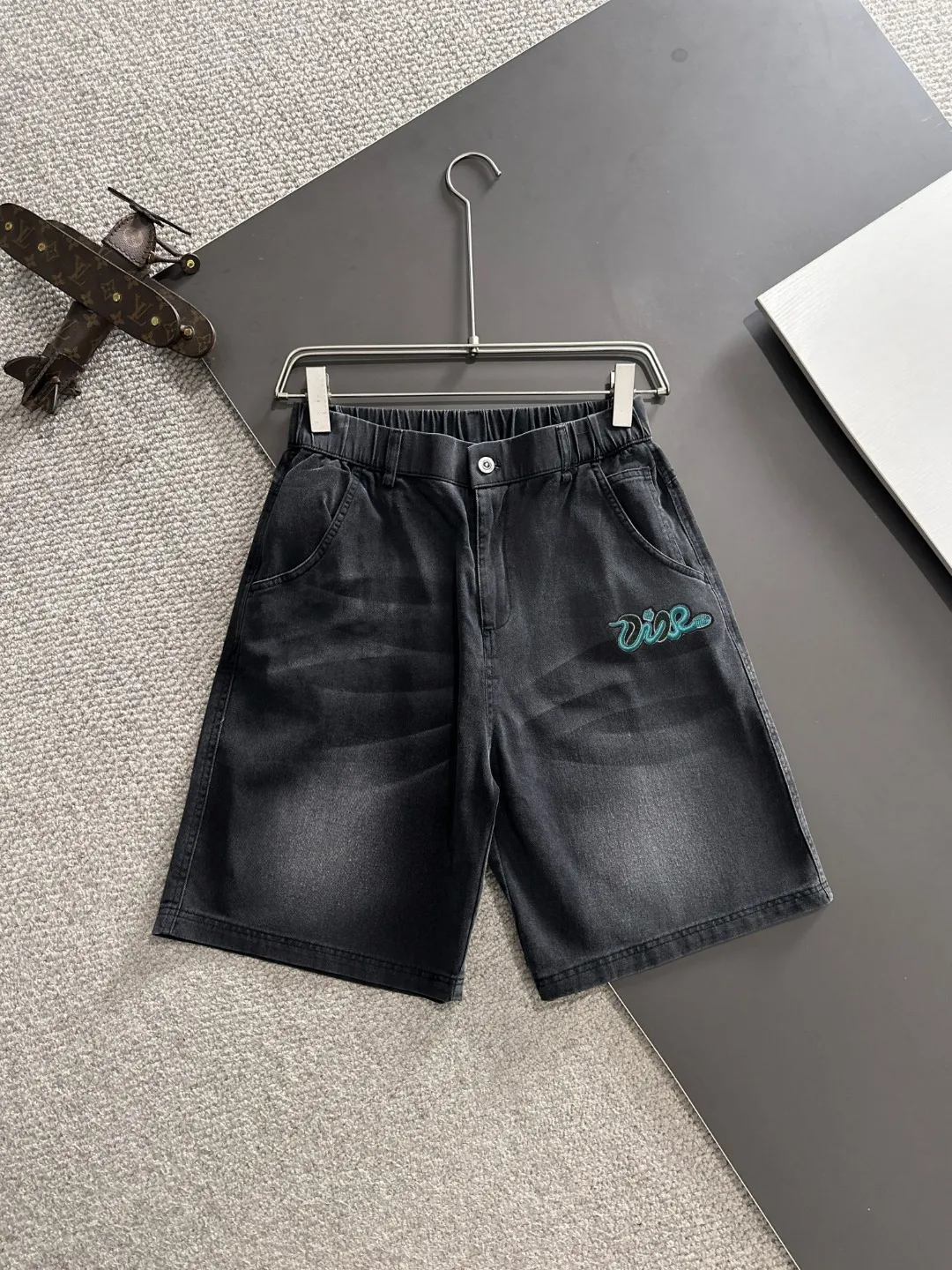 🅿️330 Next day shipping High-end goods Dior 2025 spring and summer new elastic band casual shorts, custom-made fabrics at the counter. High breathability and comfort, impeccable details, brand element design concept, reflecting high quality. It feels delicate and soft! It presents a casual cut and the upper body shape is great! Size: M-4XL
