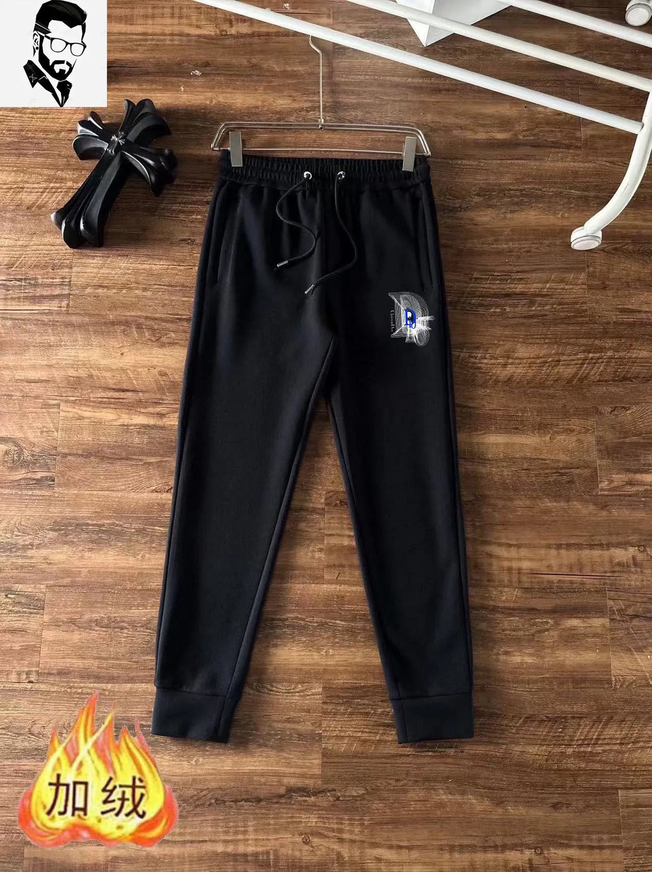 🅿️460 brand [DIOR Dior] (velvet and thickened) 2025 autumn and winter new product, celebrities' favorite fashion-flavored casual suit, clean and neat tailoring, full of urban style. Made of high-quality customized fabrics, the inner warmth is excellent, the hand feels soft and dry, and the upper body effect is crisp and stylish. The three-dimensional cutting process and the pattern are all of high standards, and the silhouette version has the right benefits! It is not tight at all, and you feel good when you put it on. So many top-quality raw materials create high-end products with unparalleled value. It is the first choice for high-end fashion people. (Size: M-4XL can wear up to 200 pounds)