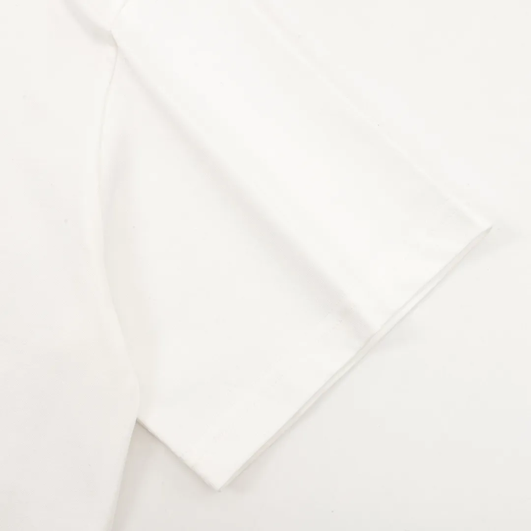 🅿️230 DIOR/Dior Pocket Decorative Splicing Short Sleeve T-shirt. The simple yet refined OS short T.Oblique splicing design creates a modern trendy look. Knitted cotton fabric is made using advanced knitting micro-density equipment to ensure that the product’s cutting shape and features are both trendy and fashionable. The spliced design of the thick cotton Oblique pocket and the printed logo strap on the back have a unique retro soft feel, full of street style and more retro flavor, reflecting the perfect design brought by the brand's fashion. Same style for men and women. size：S-L