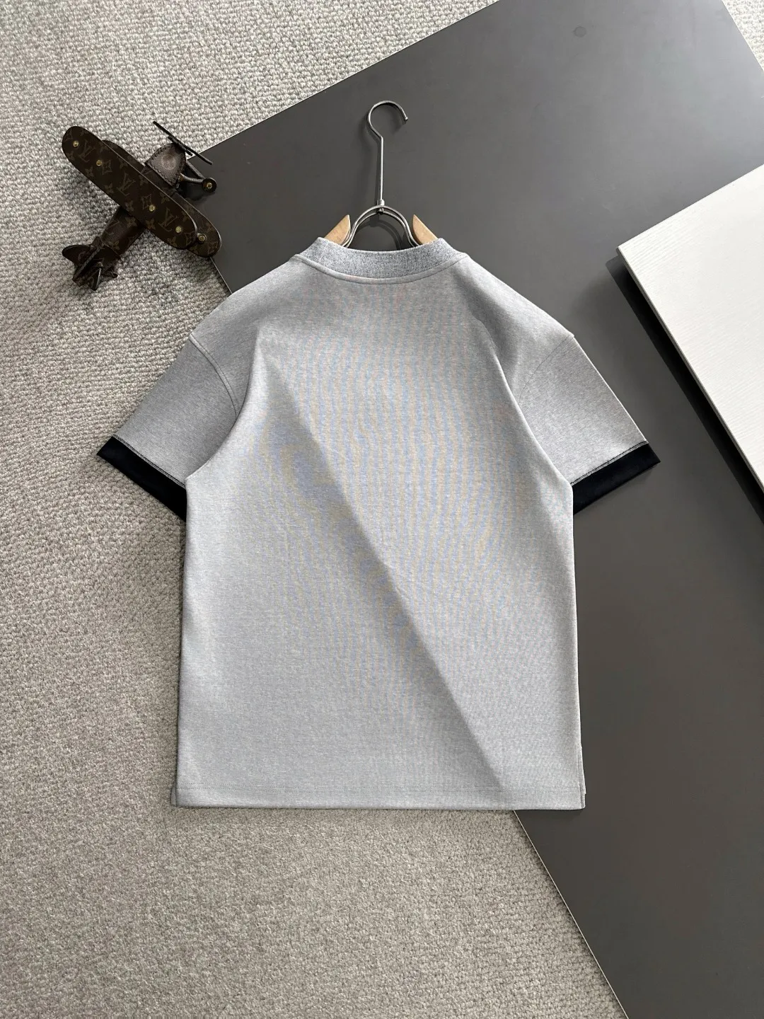 🅿️270 shipped next day Dior 2025 summer new style (top quality, differentiated currency) launches double yarn pure cotton fabric short sleeves, spring and summer catwalk style, personalized and exclusive style, same style for men and women, using imported custom-dyed fabrics, chain bottom back collar, fully shoulder-covering, no deformation or shrinkage when exposed to water, SIZE: M to 3XL