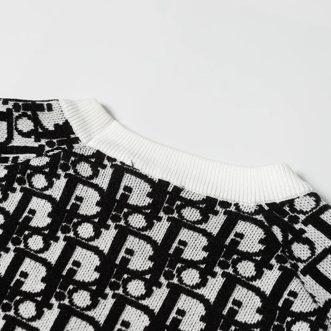 🅿️350 DIOR Dior jacquard round neck casual long-sleeved sweater. It can be easily integrated into casual or formal looks. It is a classic choice during the changing seasons. Same style for men and women. Color: Black Blue Green Size: XS S M L