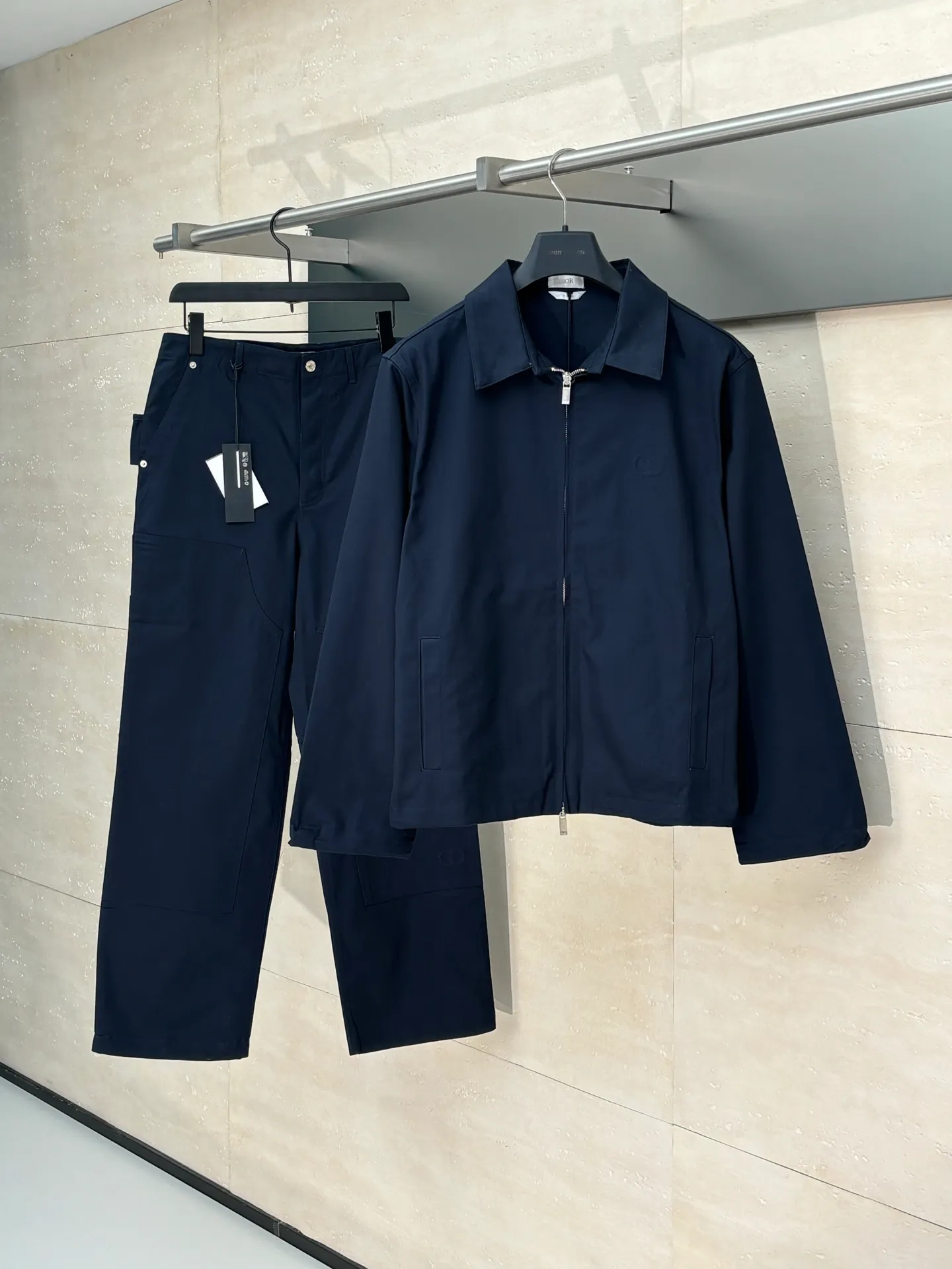 🅿️620 Dio*/Dior 25FW early autumn new lapel long-sleeved work jacket. Customized washed blue cotton fabric, simple design style, brand letters CD embroidery on the chest, hidden fly zipper, straight design version Size: S/M/L/XL