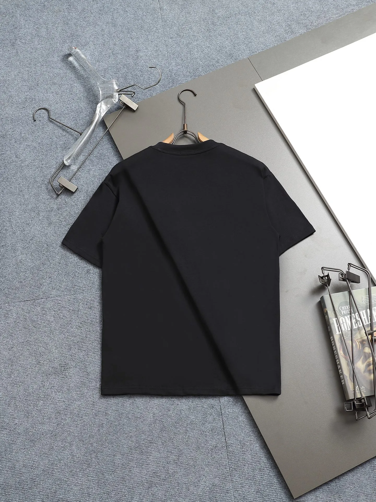 🅿️170 DIOR Dior 2022 SS spring and summer new short-sleeved T-shirt with letter embroidery design, made of 240g double-ply double yarn cotton fabric. The fabric has been washed and treated to make it more comfortable to the touch. Complete with three labels. Color: White Black Size: XS-L