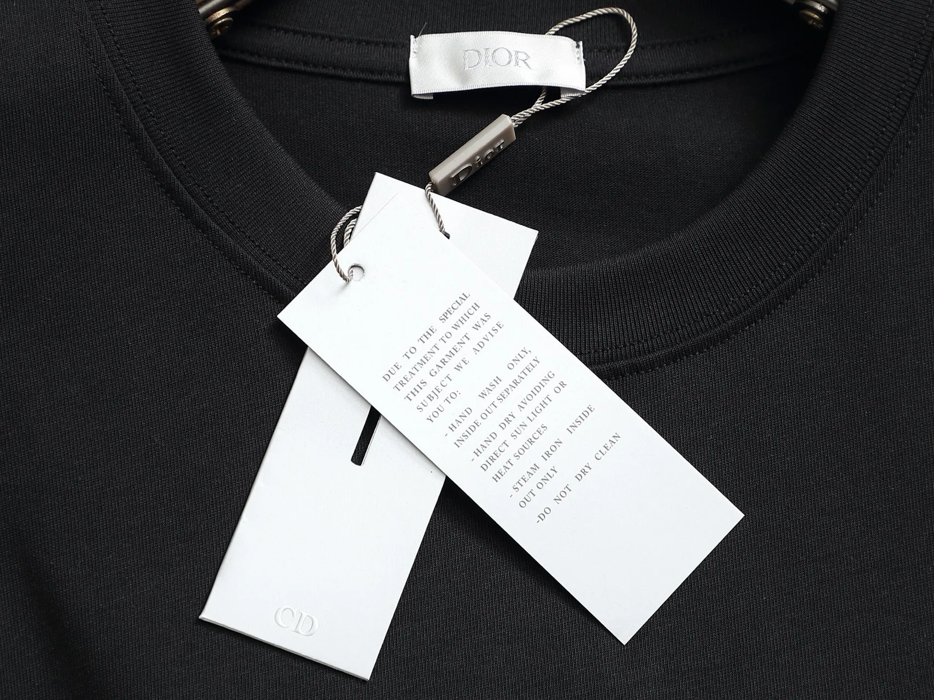 🅿️170 DIOR Dior 2022 SS spring and summer new short-sleeved T-shirt with letter embroidery design, made of 240g double-ply double yarn cotton fabric. The fabric has been washed and treated to make it more comfortable to the touch. Complete with three labels. Color: White Black Size: XS-L