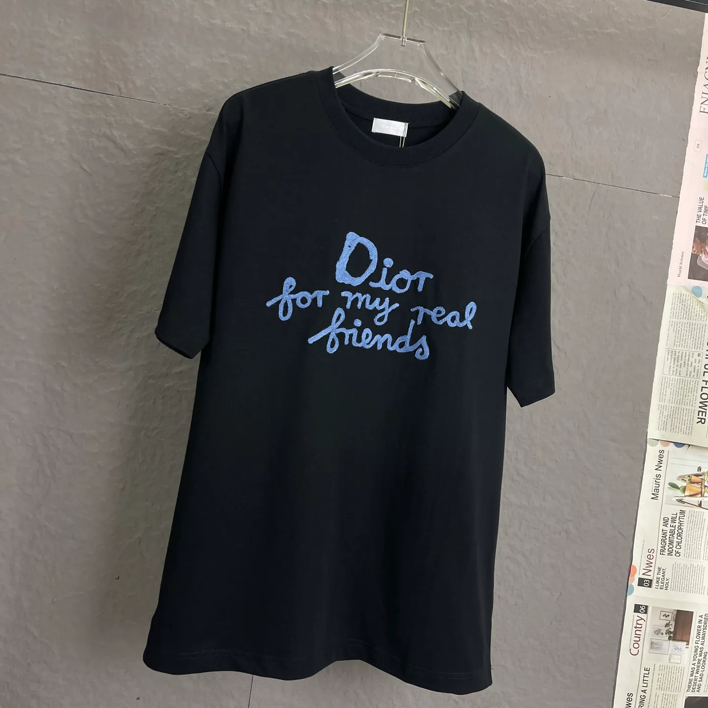 🅿️180 /A56 DIOR Dior fabric upgrade 300 high weight 2025ss embroidered ribbed letter round neck short sleeves Unisex T-shirt loose version, this T-shirt shows di0r from the di0r joint series for my real friends Logo, classic silhouette with ribbed crew neck, embroidery on the chest, burnt flower effect on the collar, sleeves and hem to enhance style, casual cut, can be paired with bottoms of the same season to create a fashionable look. Color: Black White Size: S-XL