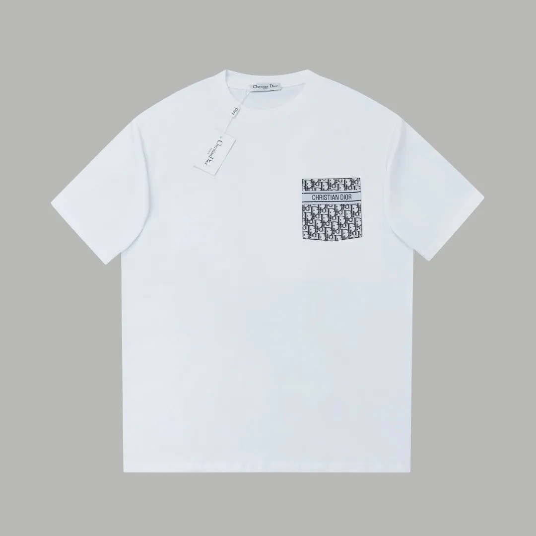 🅿️200 ✨DIO✨🆕25SS spring and summer new style Bee business webbing leather label short sleeves Light luxury essential item for daily commuting for men and women Correct version Welcome to compare Detailed features · 260g 100% pure cotton double yarn jersey fabric · Custom dyed in the same cylinder, special thickened 32 double-strand 1X1 threads · Double needle stitching and cross-stitching technology · Original main mark, washed tag, branded moisture-proof paper packaging Color: White/Black/ Size: S/M/L/XL