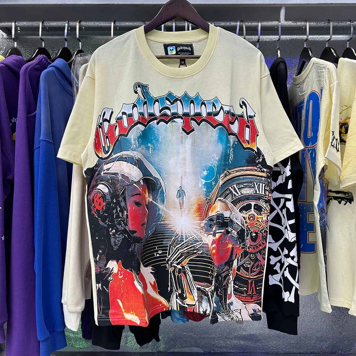 No. 7031, real shot, Mechao Godspeed astronaut robot printed high-quality double yarn pure cotton casual short-sleeved T-shirt batch 110 Color: black, white, apricot; Size: S M L XL