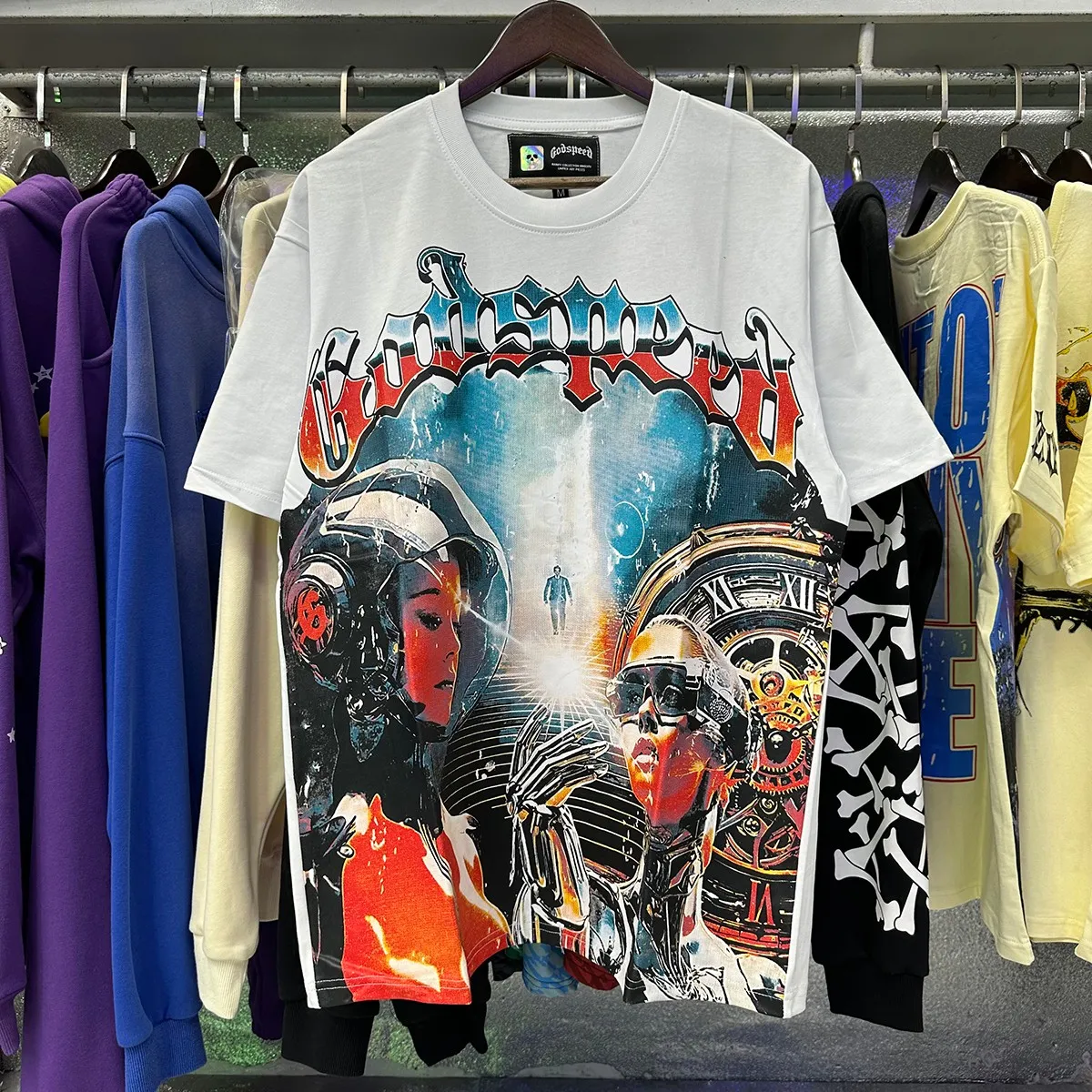 No. 7031, real shot, Mechao Godspeed astronaut robot printed high-quality double yarn pure cotton casual short-sleeved T-shirt batch 110 Color: black, white, apricot; Size: S M L XL