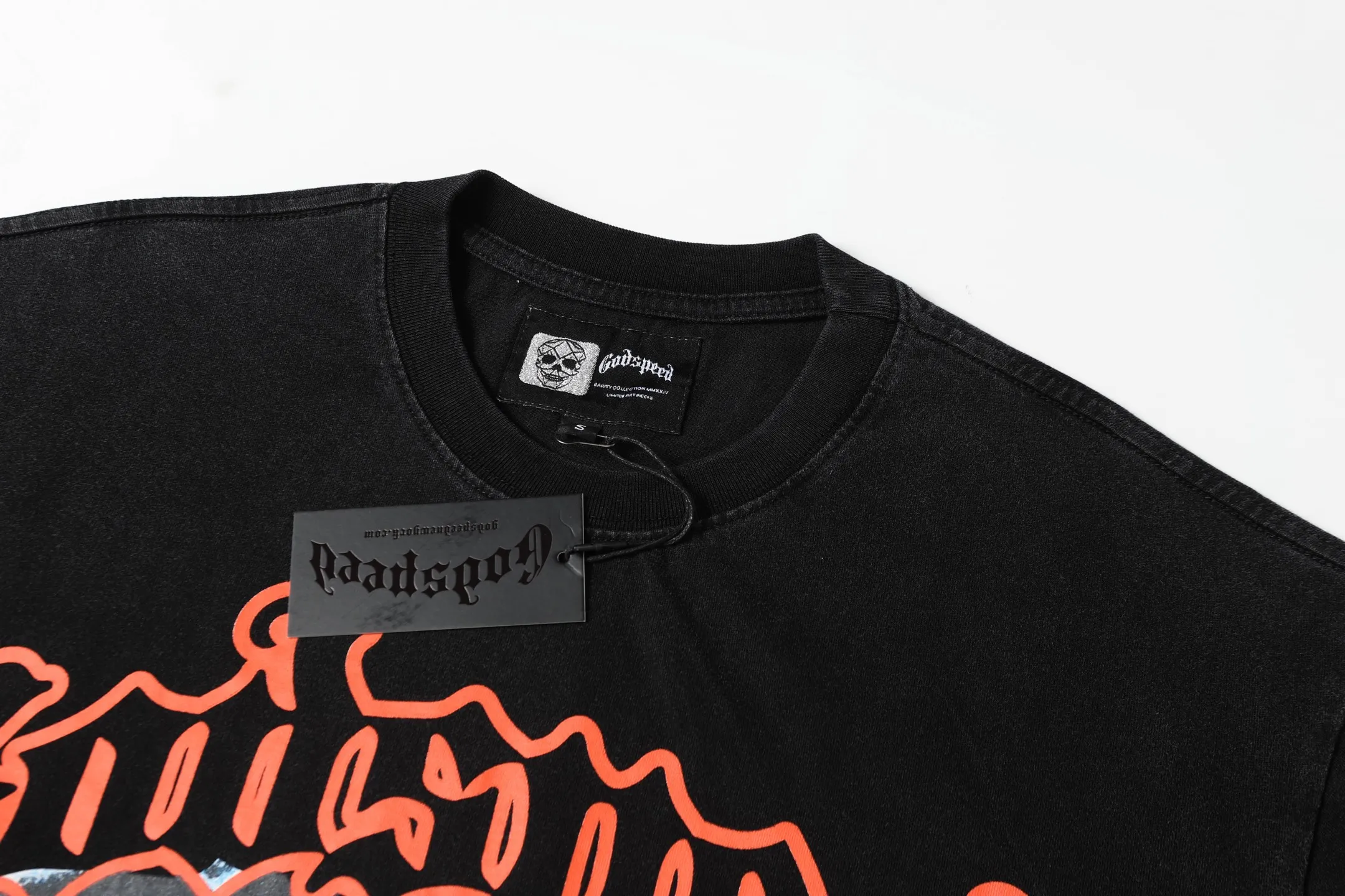 6028# Washed Black｜P116 Godspeed cross-border American rock and roll street washed retro style short-sleeved T (craft print) Fabric (fabric): 32 count combed double yarn 250 grams weight Size (size): S-M-L-XL Color (colour): Washed black 👉