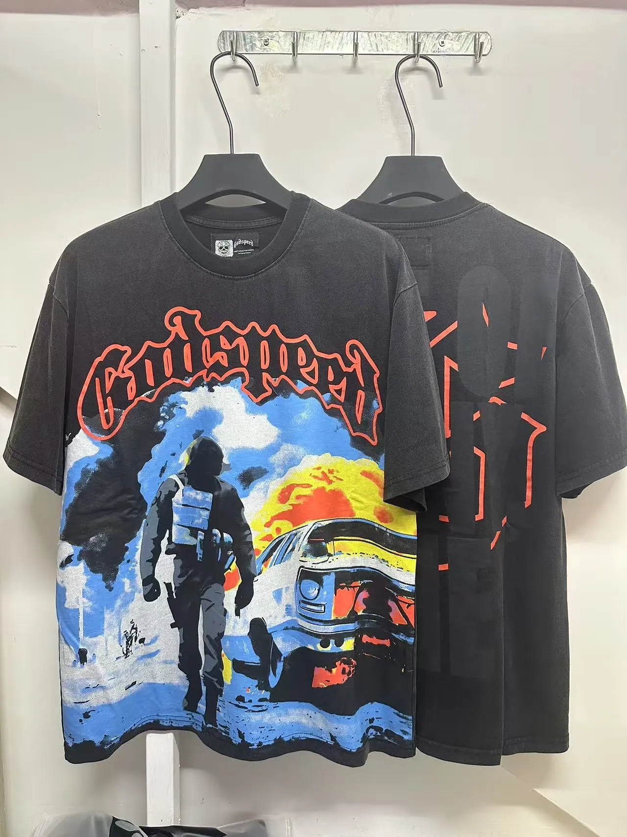 6028# Washed Black｜P116 Godspeed cross-border American rock and roll street washed retro style short-sleeved T (craft print) Fabric (fabric): 32 count combed double yarn 250 grams weight Size (size): S-M-L-XL Color (colour): Washed black 👉