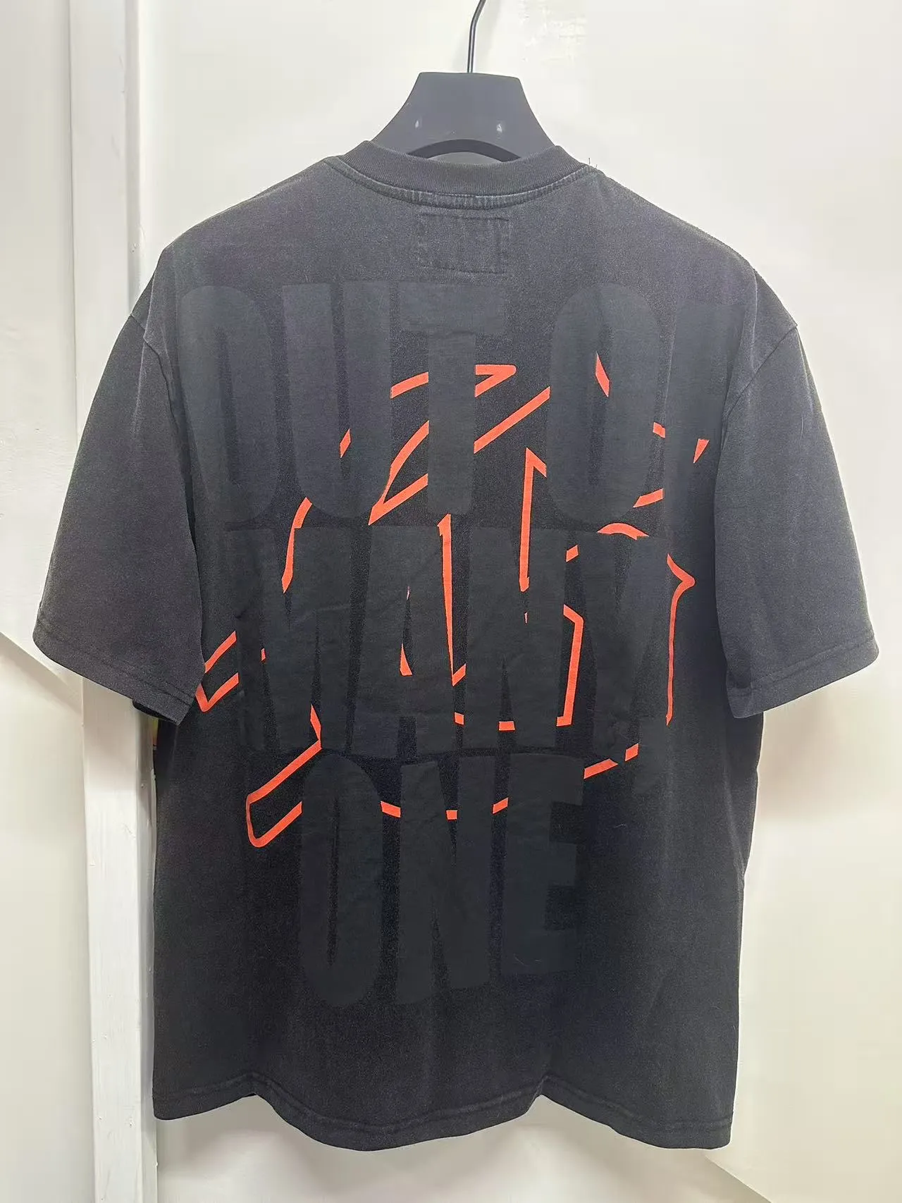 6028# Washed Black｜P116 Godspeed cross-border American rock and roll street washed retro style short-sleeved T (craft print) Fabric (fabric): 32 count combed double yarn 250 grams weight Size (size): S-M-L-XL Color (colour): Washed black 👉