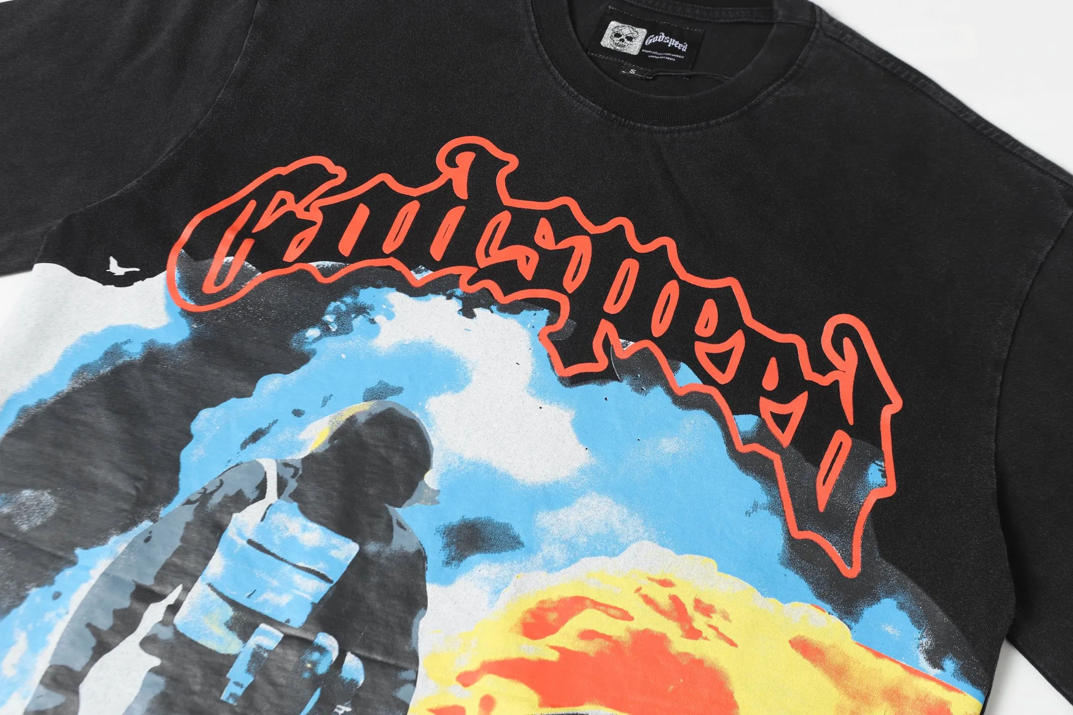 6028# Washed Black｜P116 Godspeed cross-border American rock and roll street washed retro style short-sleeved T (craft print) Fabric (fabric): 32 count combed double yarn 250 grams weight Size (size): S-M-L-XL Color (colour): Washed black 👉