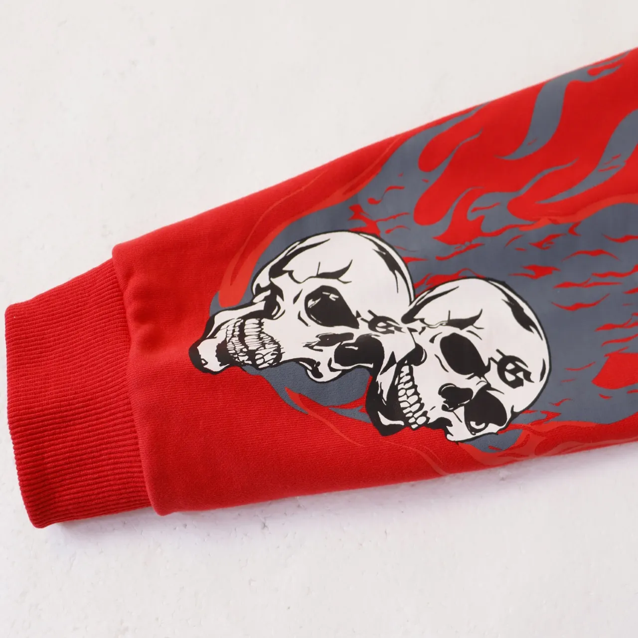 Style number: 5537 Fabric: 420g washed and distressed P196 Real shot Spot Godspeed American fashion rock street retro washed and distressed printed hooded sweatshirt Color: washed black washed red Size: S M L XL