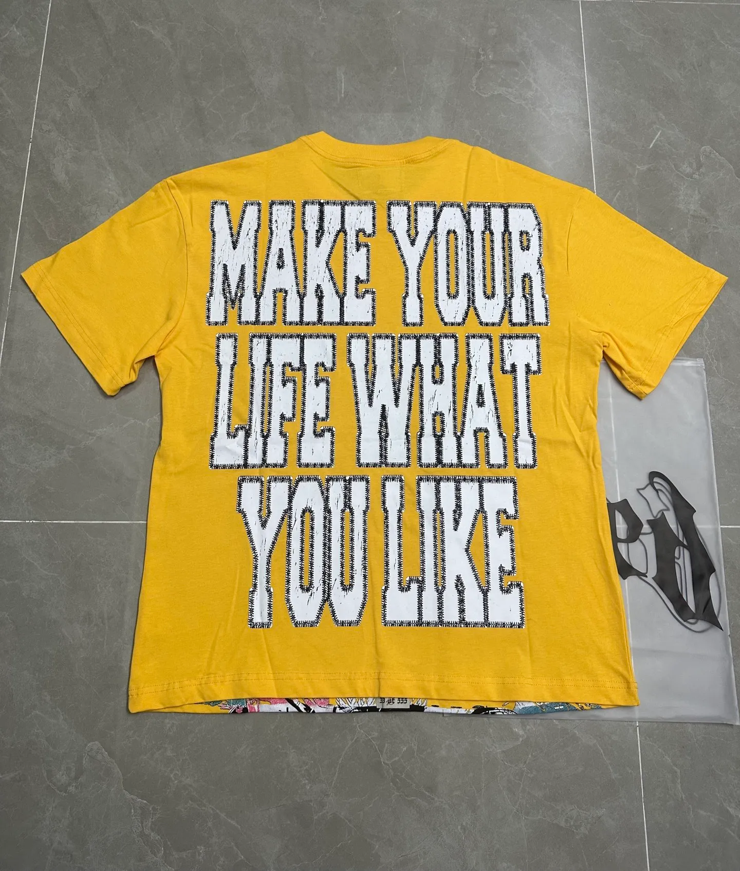5132# Yellow I P106 Real stock (latest model) Godspeed cross-border American rock and roll street washed retro style short-sleeved T (craft printing) Fabric (fabric): 32 counts combed double yarn 240 grams weight Size (size): S-M-L-XL Color (colour): Yellow