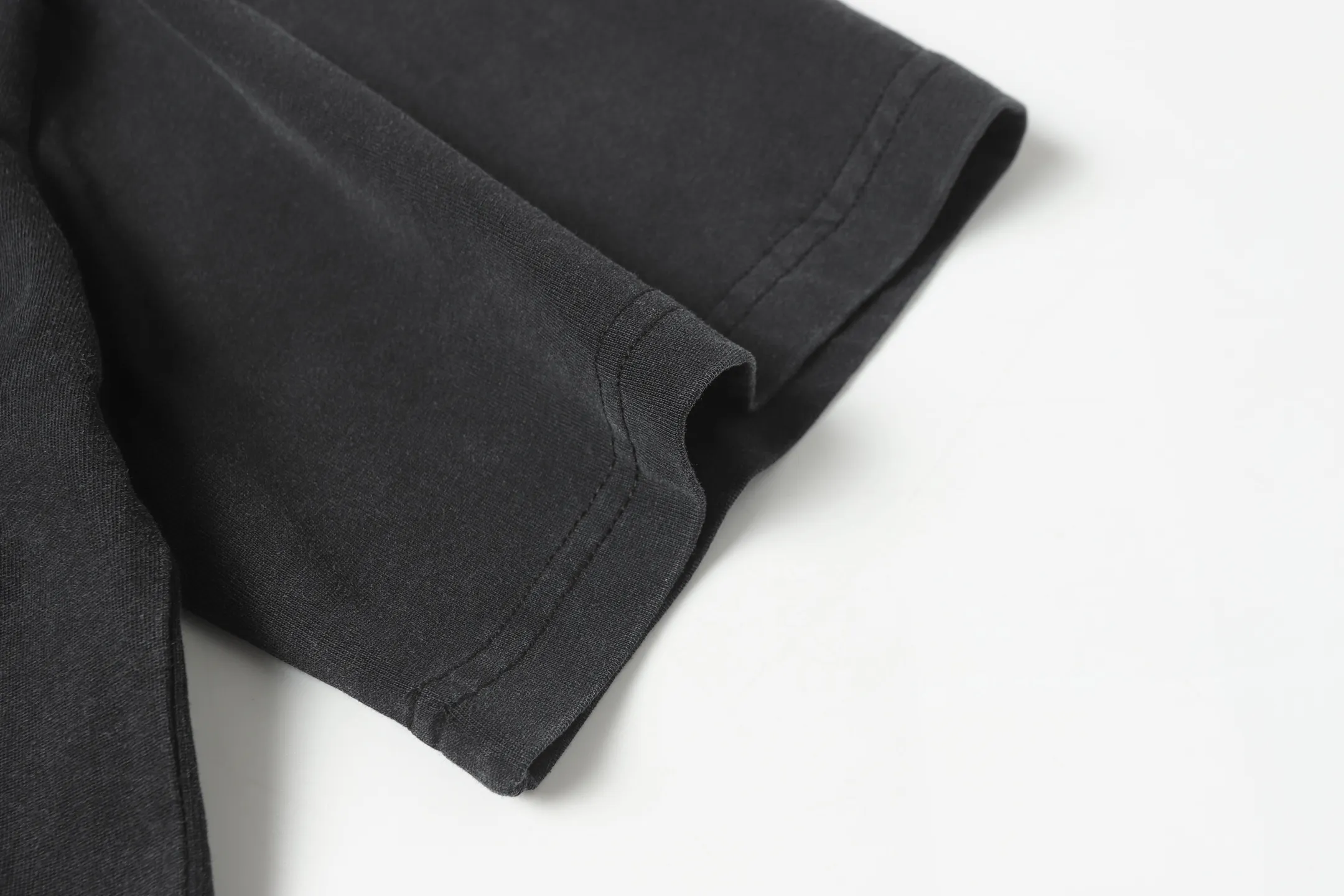 6027#washed black｜P116 Godspeed cross-border American rock and roll street washed retro style short-sleeved T (craft printing) fabric (fabric): 32 count combed double yarn 250g weight size (size): S-M-L-XL color (colour): washed black 👉