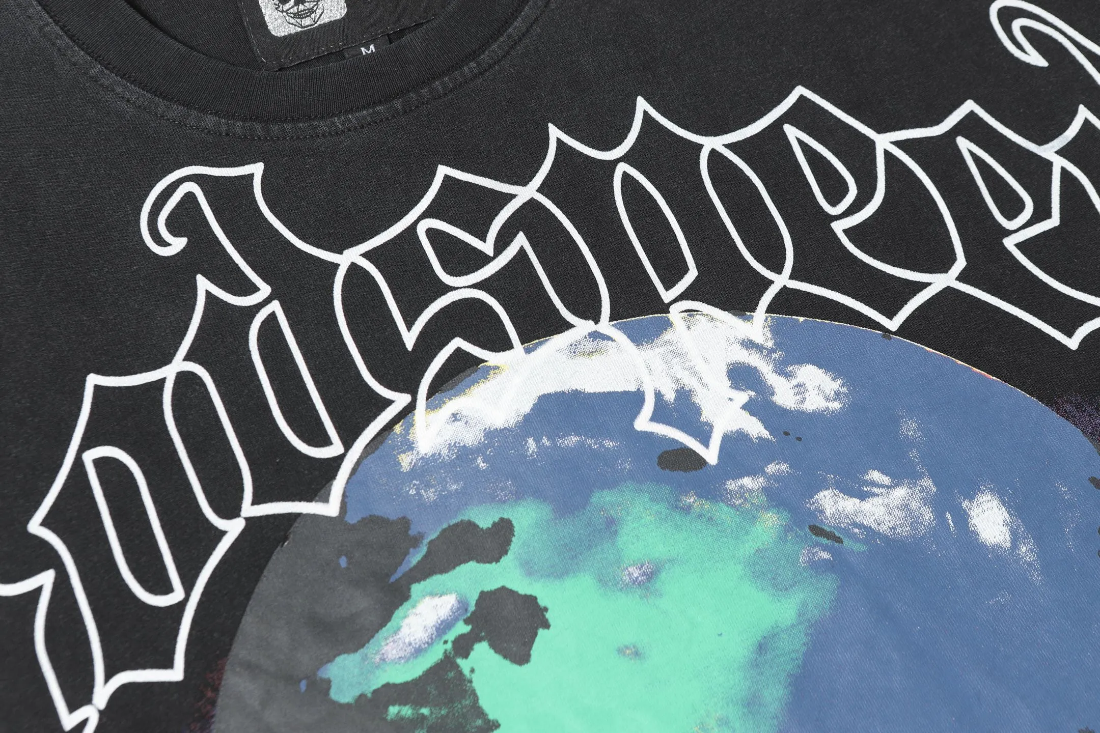 6027#washed black｜P116 Godspeed cross-border American rock and roll street washed retro style short-sleeved T (craft printing) fabric (fabric): 32 count combed double yarn 250g weight size (size): S-M-L-XL color (colour): washed black 👉