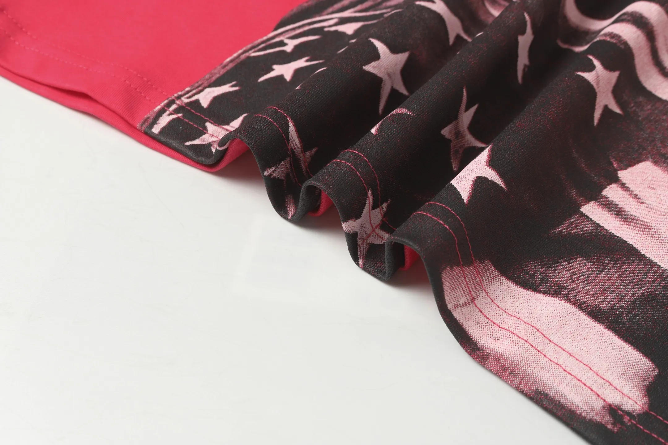 5039#Rose Red｜P104 Godspeed cross-border American rock and roll street washed retro style short-sleeved T (craft printing) fabric (fabric) 32-count combed double yarn 240 grams weight code number (size): S-M-L-XL color (colour): rose red