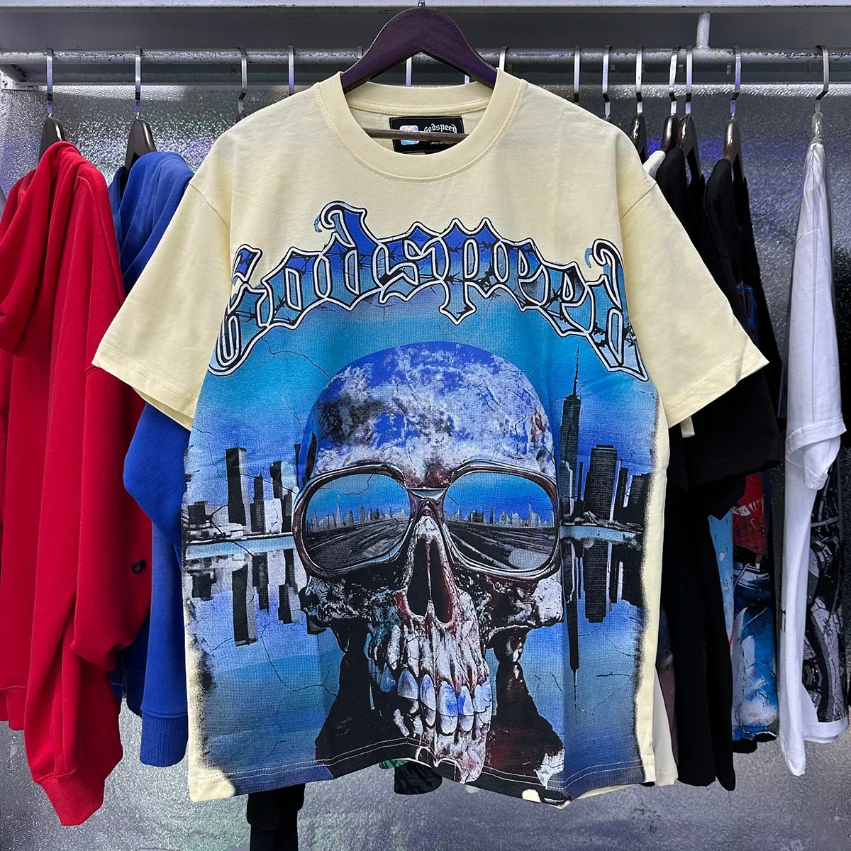Actual photo, No. 7063, Mechao Godspeed skull city reflection print high weight double yarn pure cotton casual short-sleeved T-shirt batch 110 Color: black, apricot; Size: S M L XL