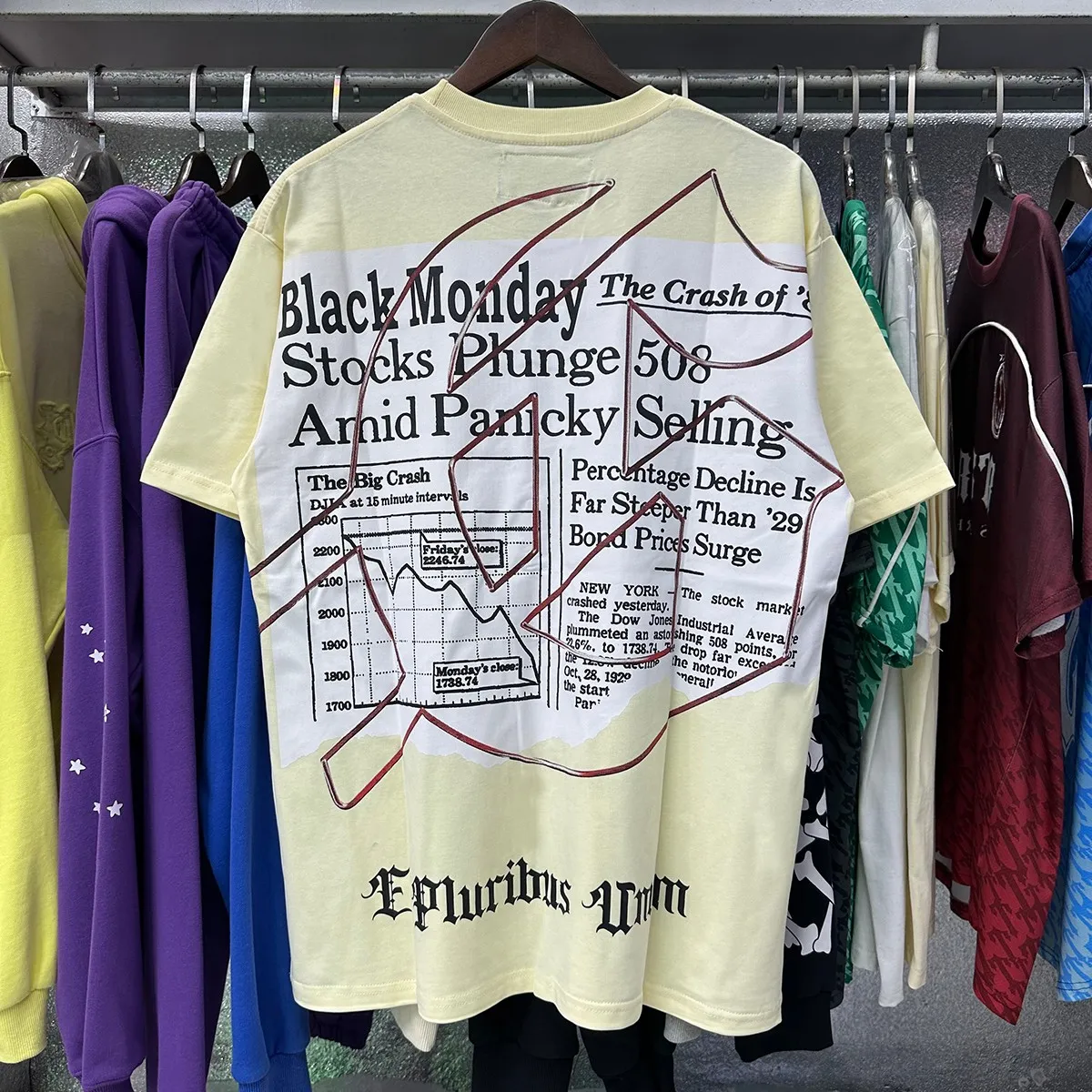 Actual photo, No. 7037, Mechao Godspeed reading newspaper skull print high weight double yarn pure cotton casual short-sleeved T-shirt batch 110 Color: black, apricot, bright red; Size: S M L XL