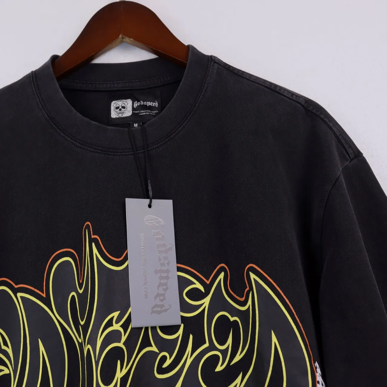 Style No.: 2861 Fabric: 230 grams washed P126 Real shot, spot beauty, trendy Godspeed racing print, washed and distressed, high quality double yarn casual round neck short-sleeved T-shirt for men and women Color; washed black, washed blue Code number: S M L XL