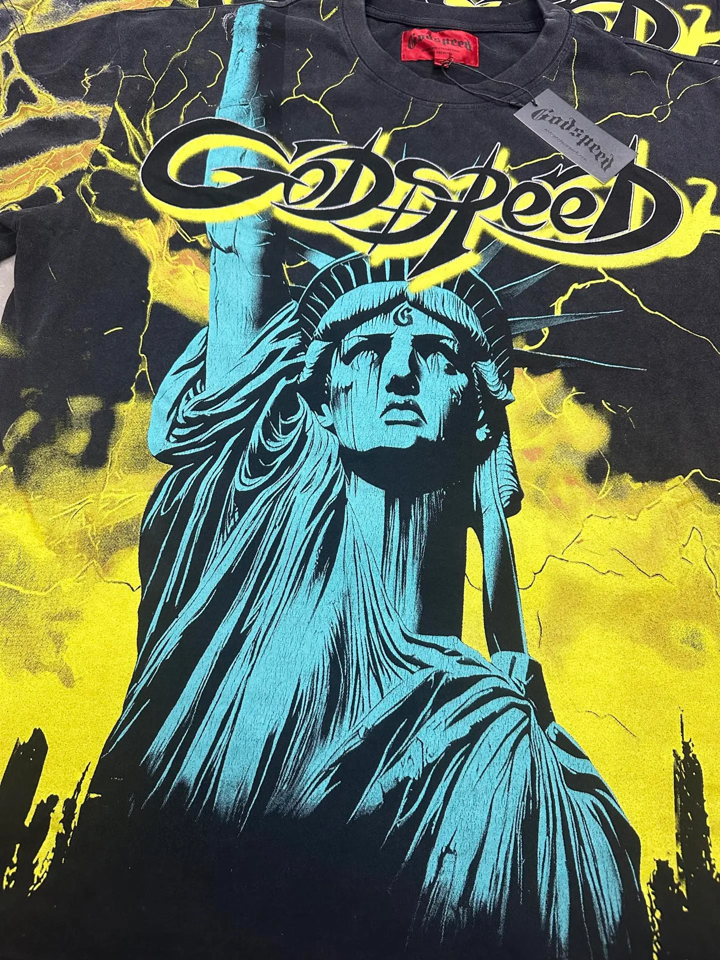 6301# Washed Black-Yellow | P116 Actual Spot (Beautiful Fashion Niche) Godspeed Cross-Border American Rock Street Washed Retro Style Short Sleeve T (Craft Printing) Fabric: 32 Count Combed Double Yarn 250g Weight Size: S-M-L-XL Color: Washed Black-Yellow