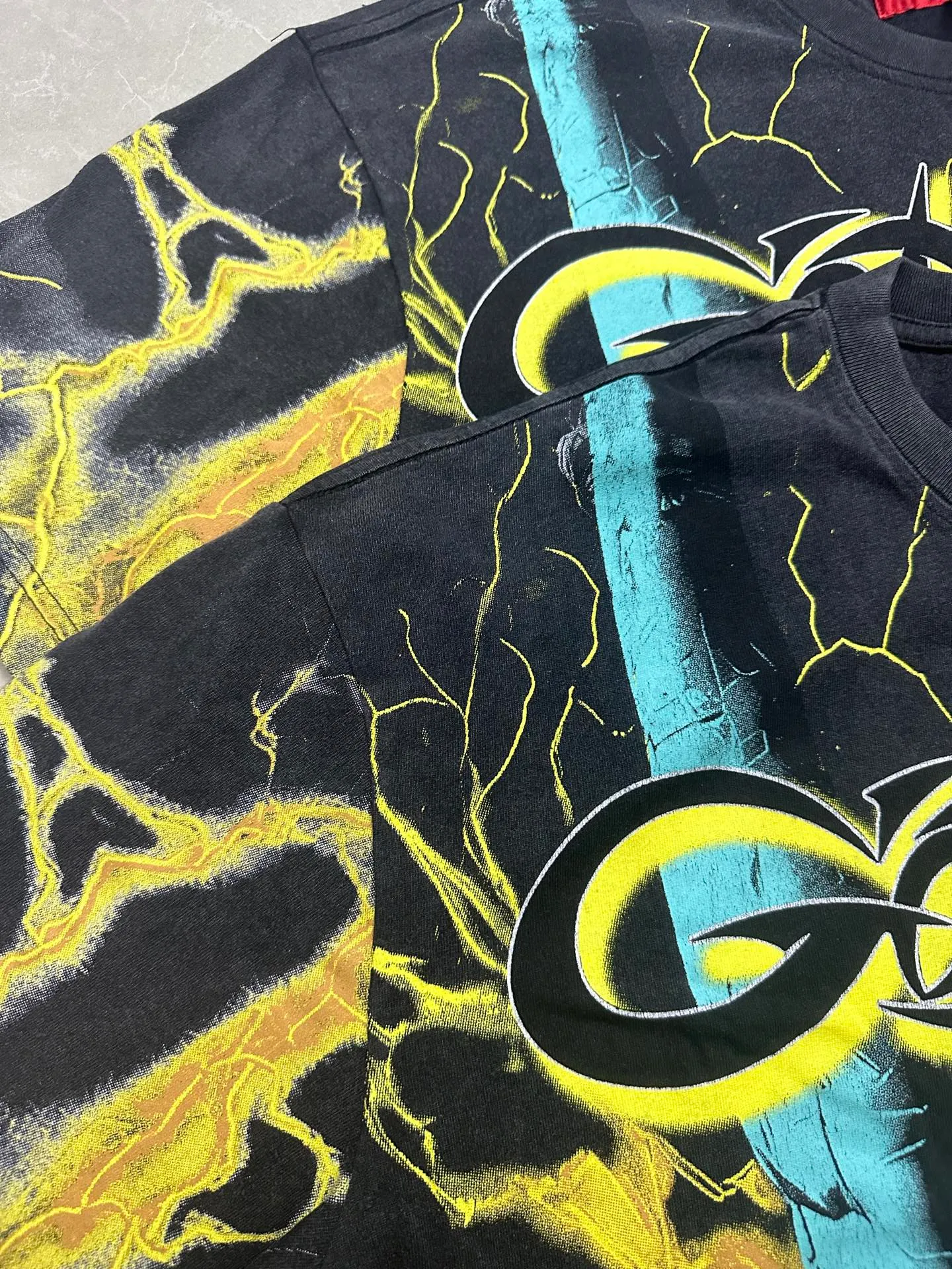 6301# Washed Black-Yellow | P116 Actual Spot (Beautiful Fashion Niche) Godspeed Cross-Border American Rock Street Washed Retro Style Short Sleeve T (Craft Printing) Fabric: 32 Count Combed Double Yarn 250g Weight Size: S-M-L-XL Color: Washed Black-Yellow