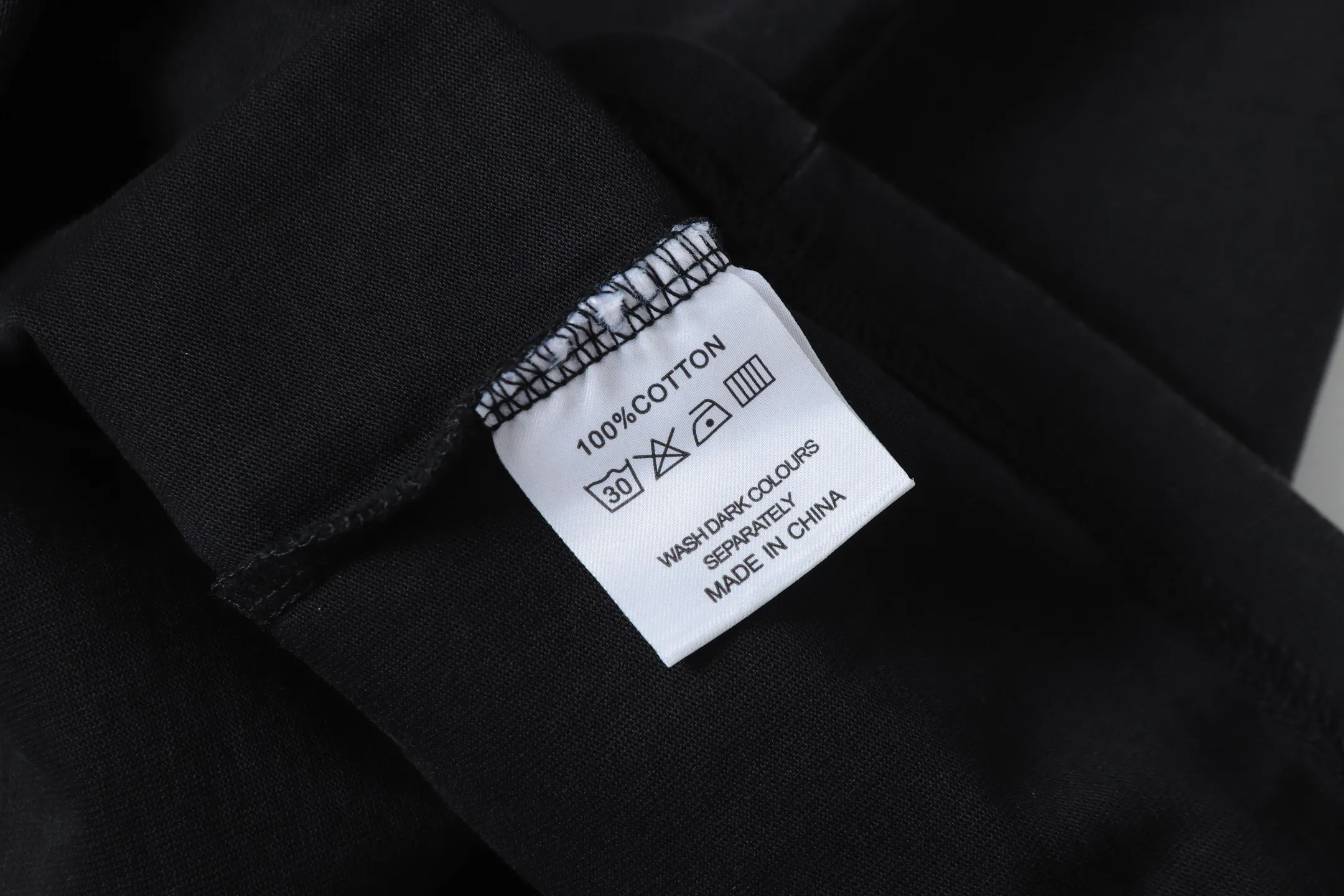 6305# Washed black I P116 Real shot in stock (American fashion niche) (HD picture) Godspeed cross-border American rock street washed retro style short-sleeved T (craft printing) Fabric (fabric): 32 counts combed double yarn 250 grams weight Size (size): S-M-L-XL Color (colour): Washed black