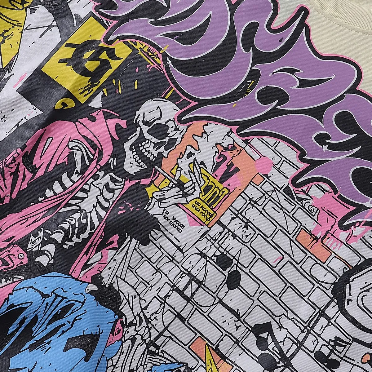 No. 7013, American trendy Godspeed graffiti wall skull artist printed high weight double yarn pure cotton casual short-sleeved T-shirt batch 110 Color: black, apricot; Size: S M L XL