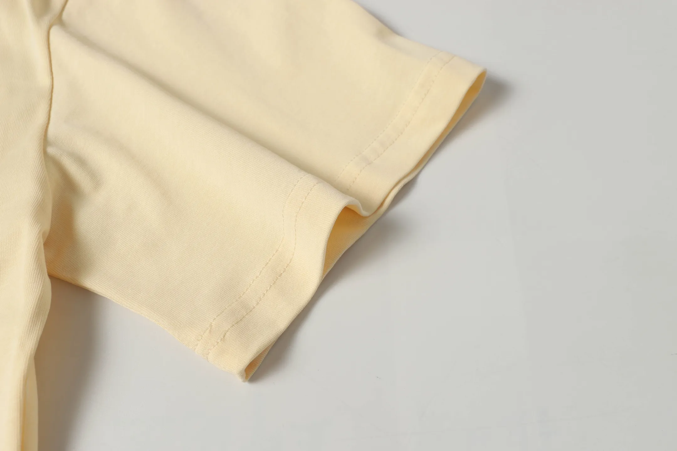 5050##White: Apricot｜P104 Godspeed cross-border American rock and roll street washed retro style short-sleeved T (craft printing) fabric (fabric): 32-count combed double yarn 240 grams weight code number (size): S-M-L-XL color (colour): white, apricot,