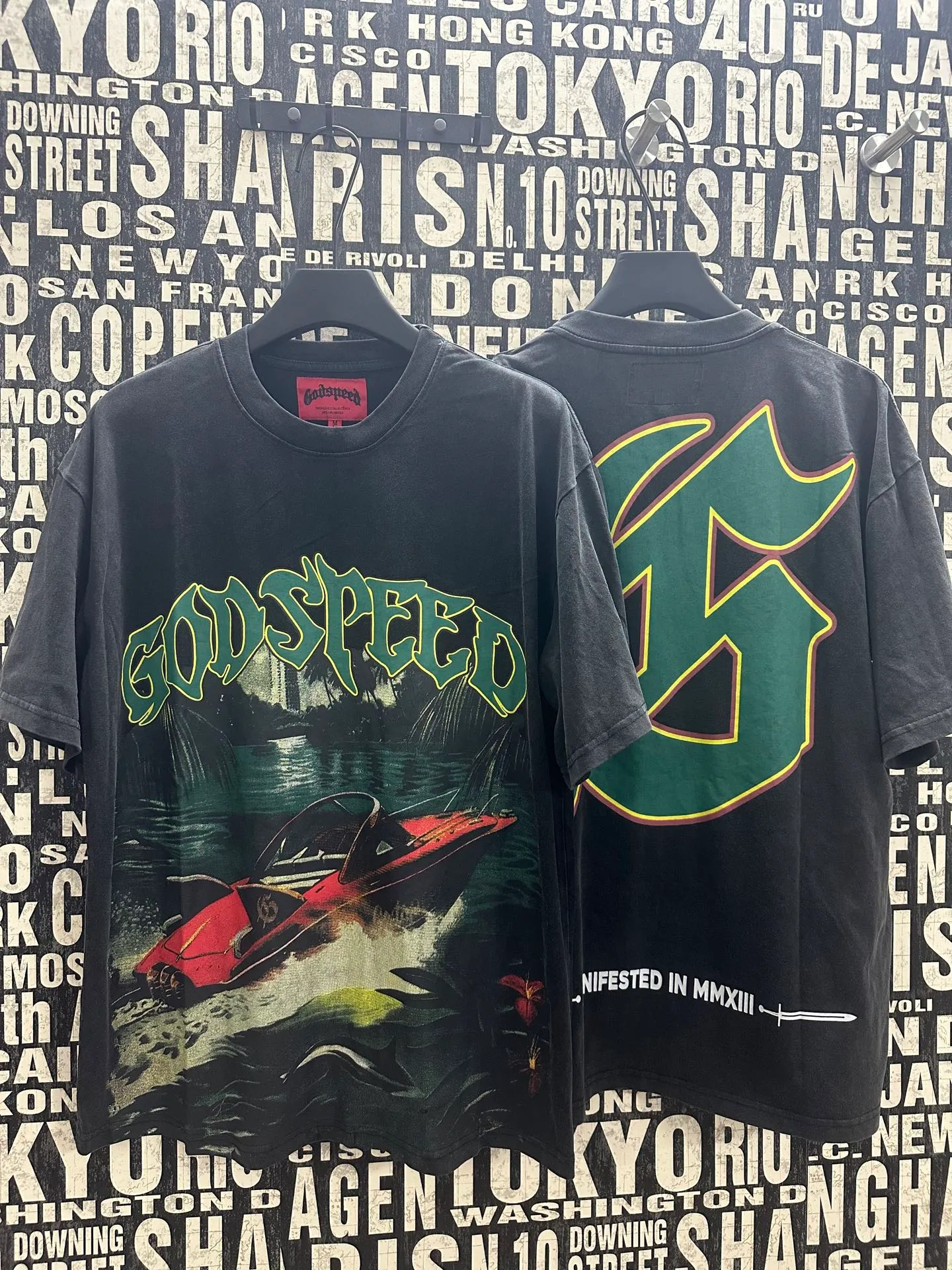 6047# Washed Black｜P116 Godspeed cross-border American rock and roll street washed retro style short-sleeved T (craft print) Fabric (fabric): 32 count combed double yarn 250 grams weight Size (size): S-M-L-XL Color (colour): Washed black 👉