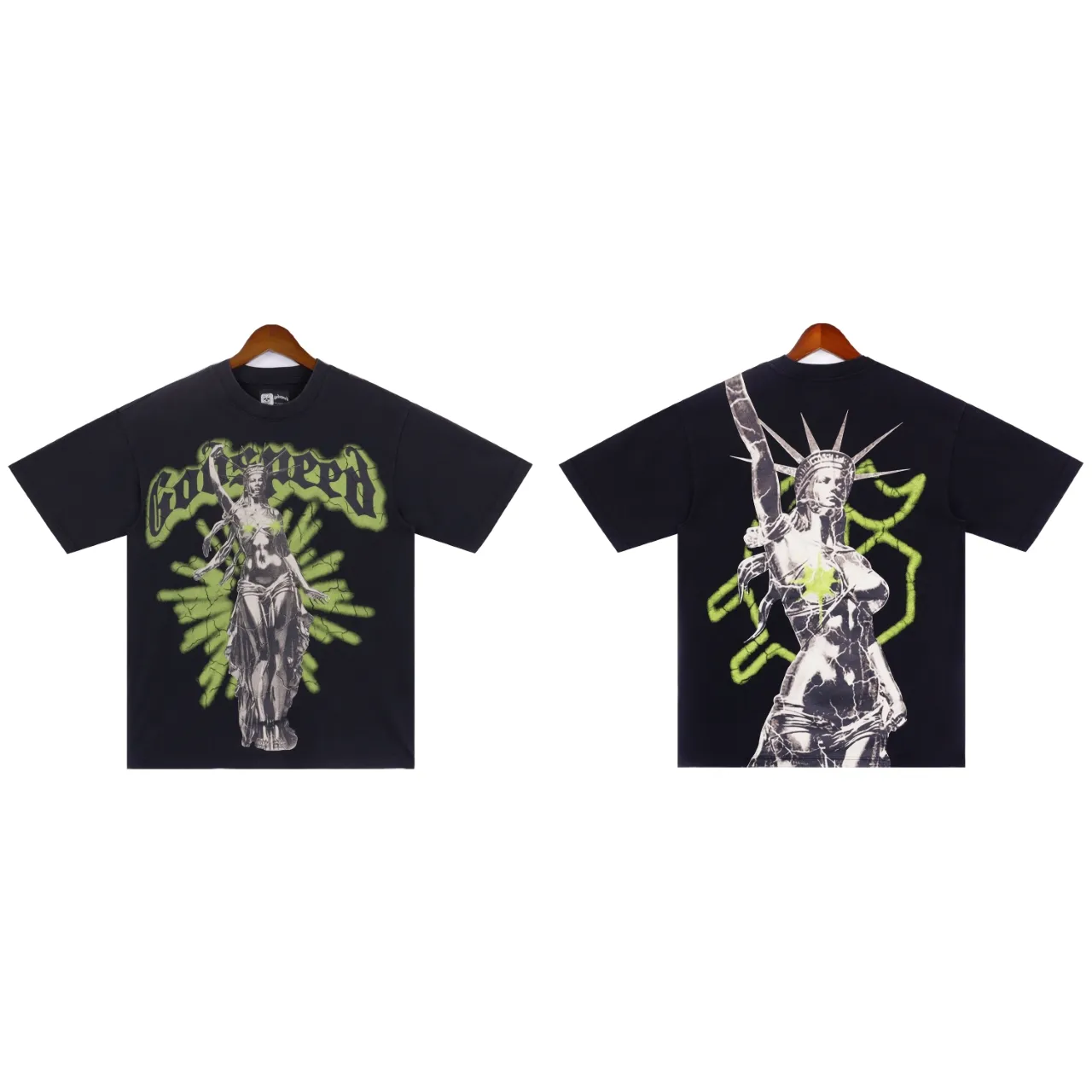 Style number: 2856 Fabric: 230g washed and distressed black P126 apricot P116 real shot spot Godspeed American fashion rock street retro washed and distressed printed cotton short sleeves Color: washed black washed apricot Size: S M L XL