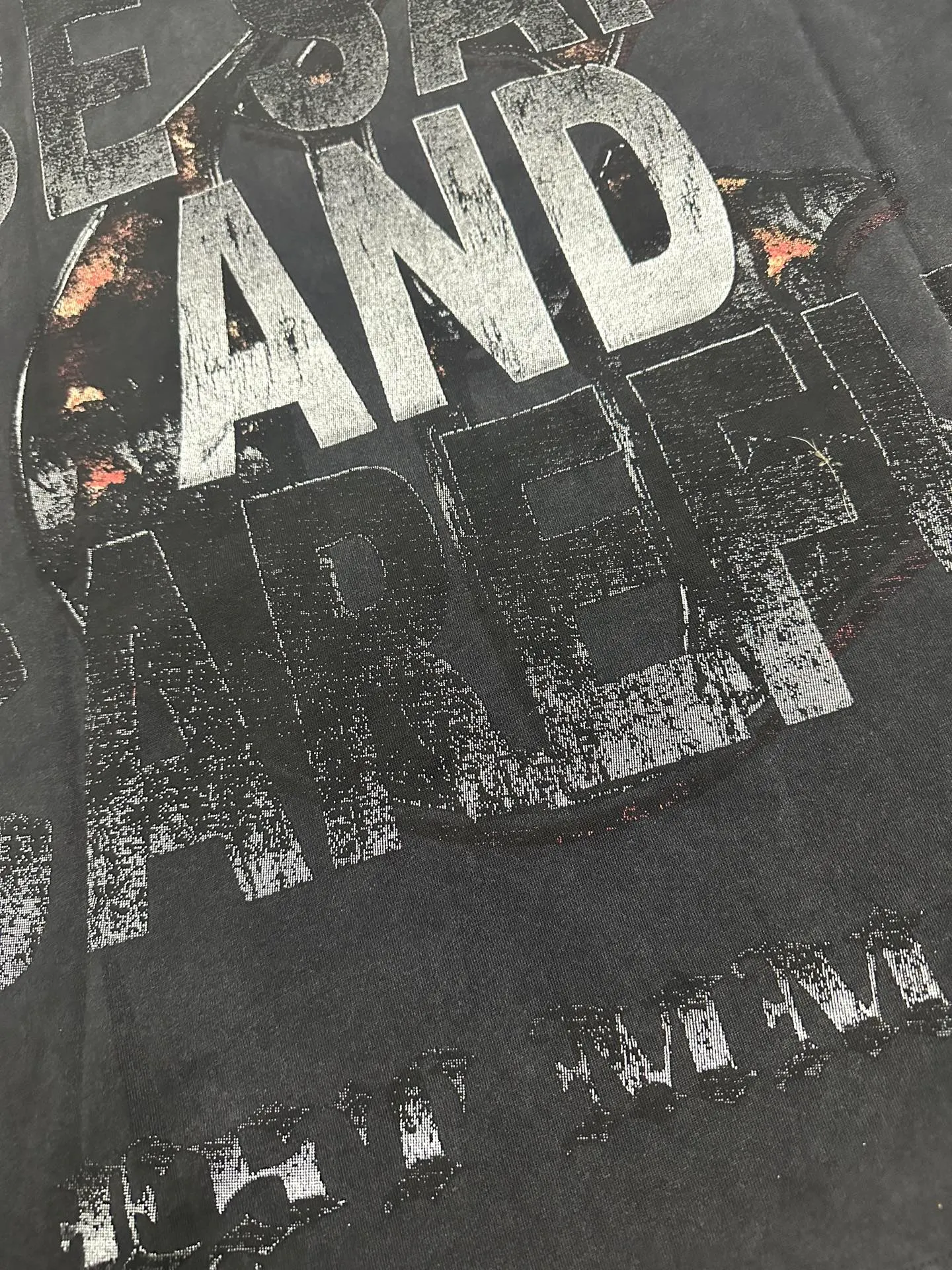 6127# Washed black I P116 Real stock (American fashion niche) - New Godspeed cross-border American rock and roll street washed retro style short-sleeved T (craft printing) Fabric (fabric): 32 counts combed double yarn 250 grams weight Size (size): S-M-L-XL Color (colour): Washed black