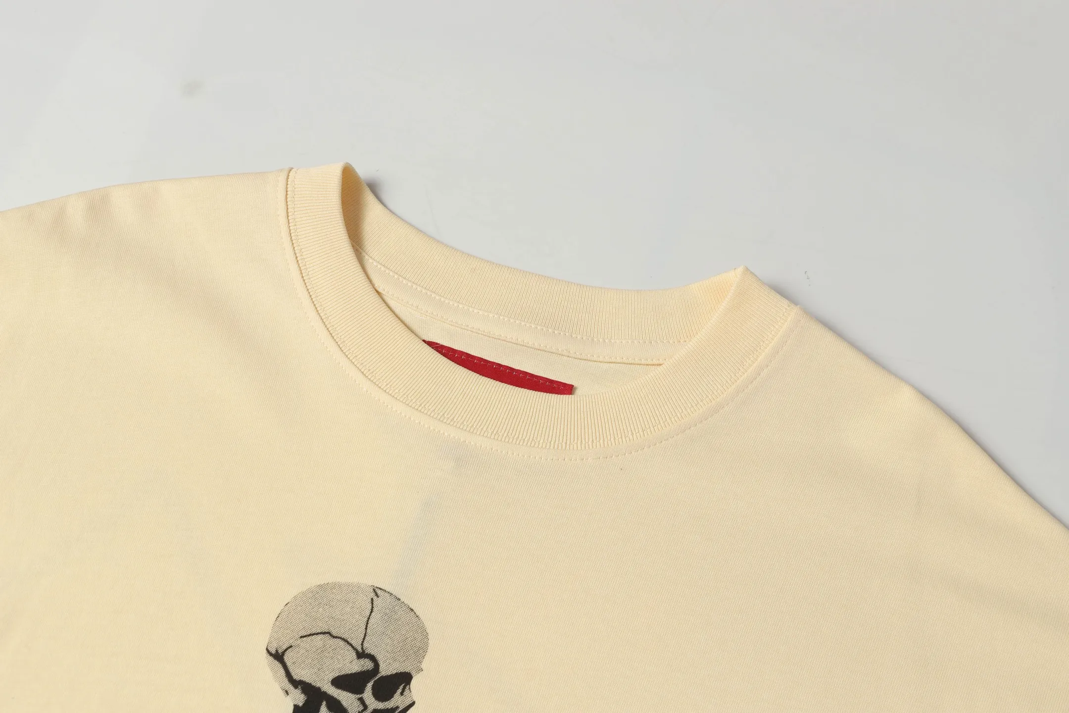 5049#White/Apricot｜P104 Godspeed cross-border American rock and roll street washed retro style short-sleeved T (craft printing) fabric (fabric): 32-count combed double yarn 240 grams weight code number (size): S-M-L-XL color (colour): white, apricot,