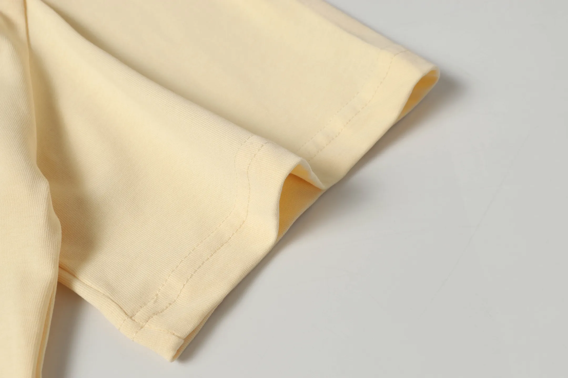 5049#White/Apricot｜P104 Godspeed cross-border American rock and roll street washed retro style short-sleeved T (craft printing) fabric (fabric): 32-count combed double yarn 240 grams weight code number (size): S-M-L-XL color (colour): white, apricot,
