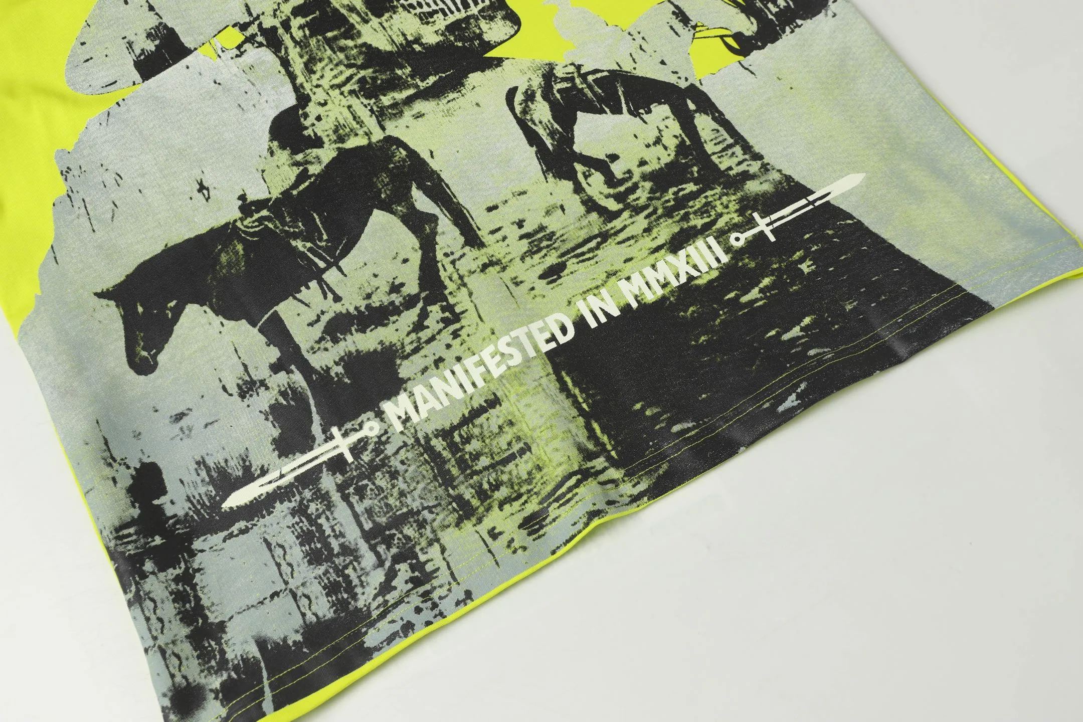 5035# Fluorescent Green｜P104 Godspeed cross-border American rock and roll street washed retro style short-sleeved T (craft printing) fabric (fabric) 32-count combed double yarn 240 grams weight code number (size): S-M-L-XL color (colour): fluorescent green