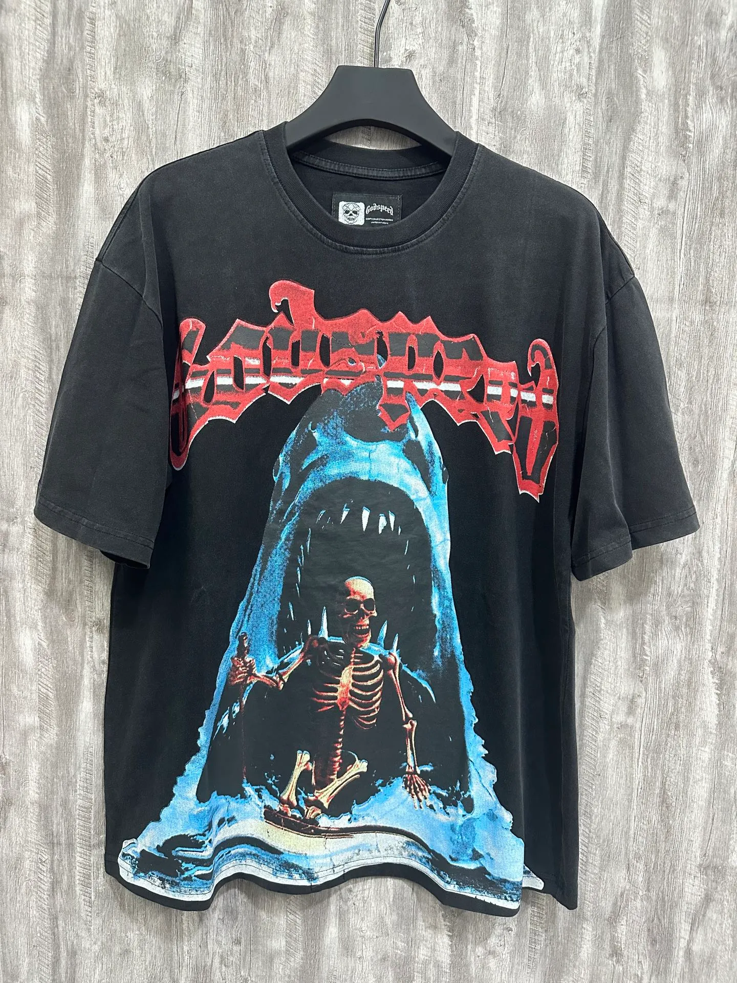 6025# washed black｜P116 Godspeed cross-border American rock and roll street washed retro style short-sleeved T (craft printing) fabric (fabric): 32 count combed double yarn 250 grams weight code (size): S-M-L-XL color (colour): washed black 👉