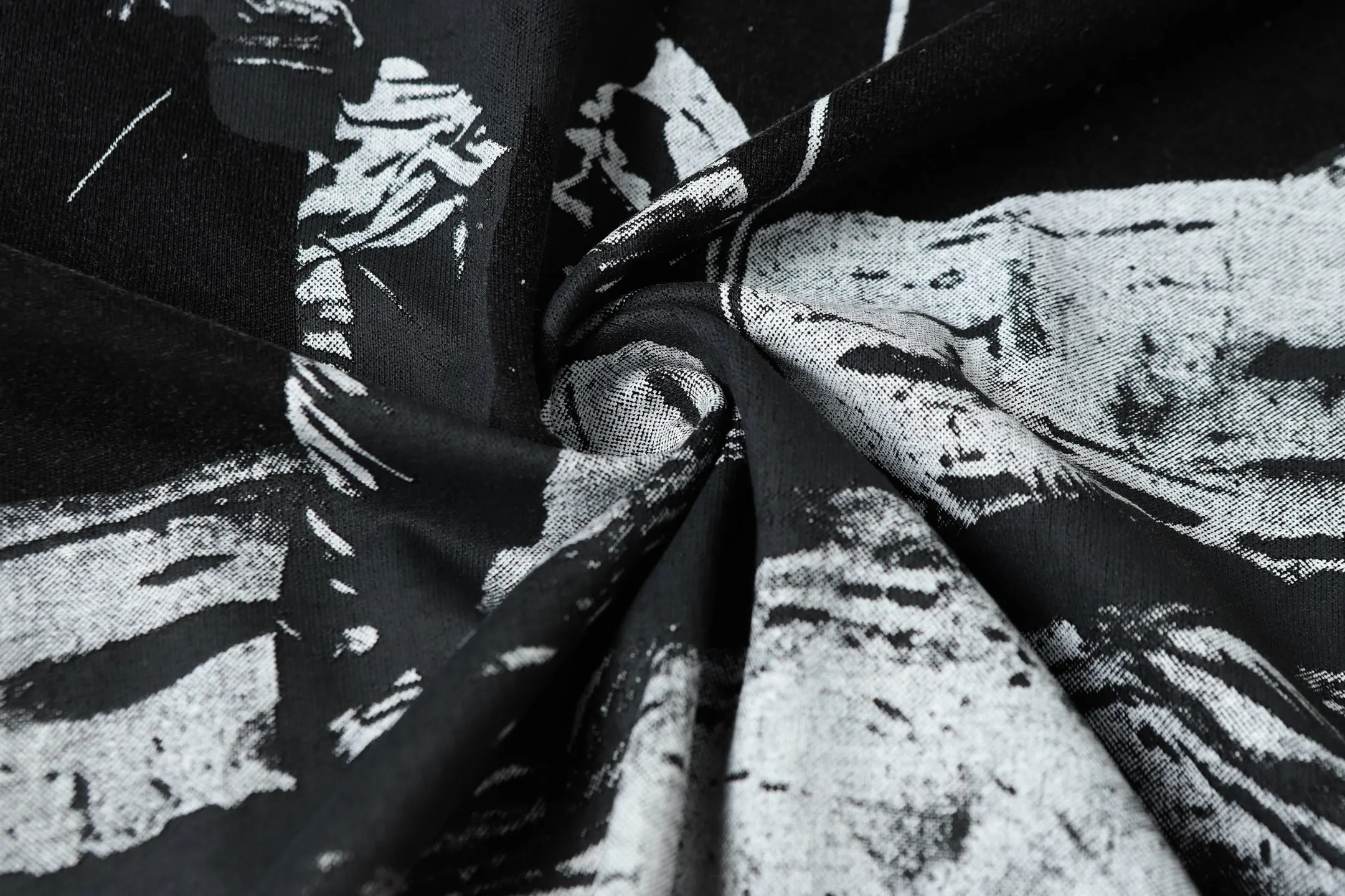 6052#washed black｜P116 Godspeed cross-border American rock and roll street washed retro style short-sleeved T (craft printing) fabric (fabric): 32 count combed double yarn 250g weight code number (size): S-M-L-XL color (colour): washed black