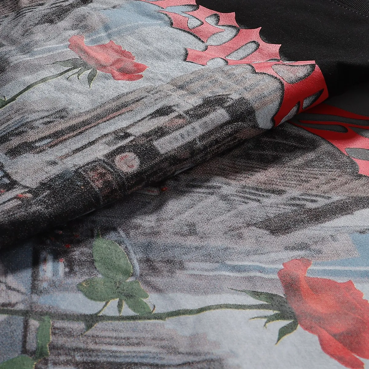 No. 7019, Mechao Godspeed street scene rose print high quality double yarn pure cotton casual short-sleeved T-shirt batch 110 Color: black, gray; Size: S M L XL